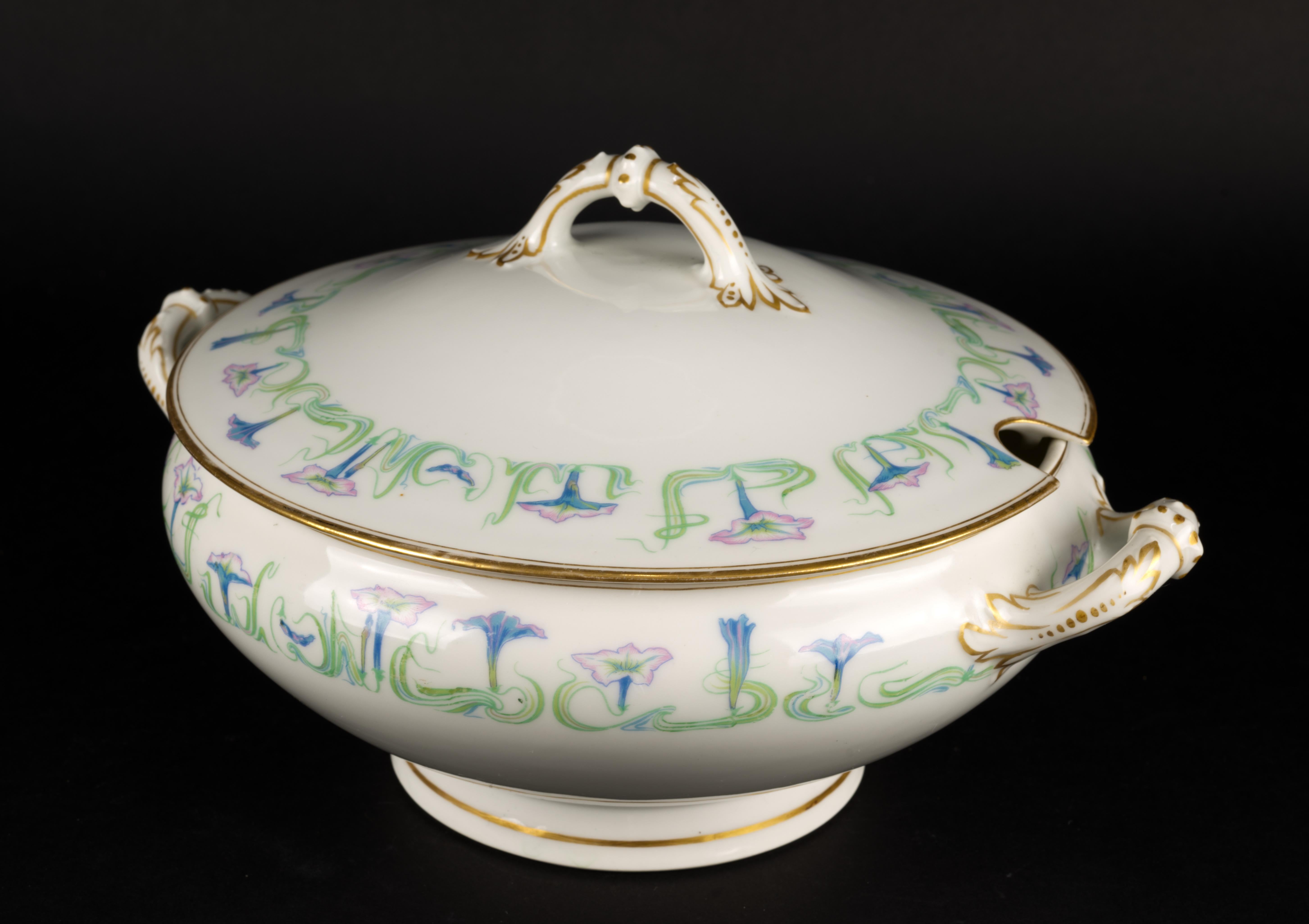 Haviland Limoges Soup Tureen Schleiger 491, Art Deco Porcelain 1894-1931 For Sale 4