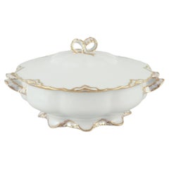 ‘Haviland’, round white porcelain tureen with lid. 1930s