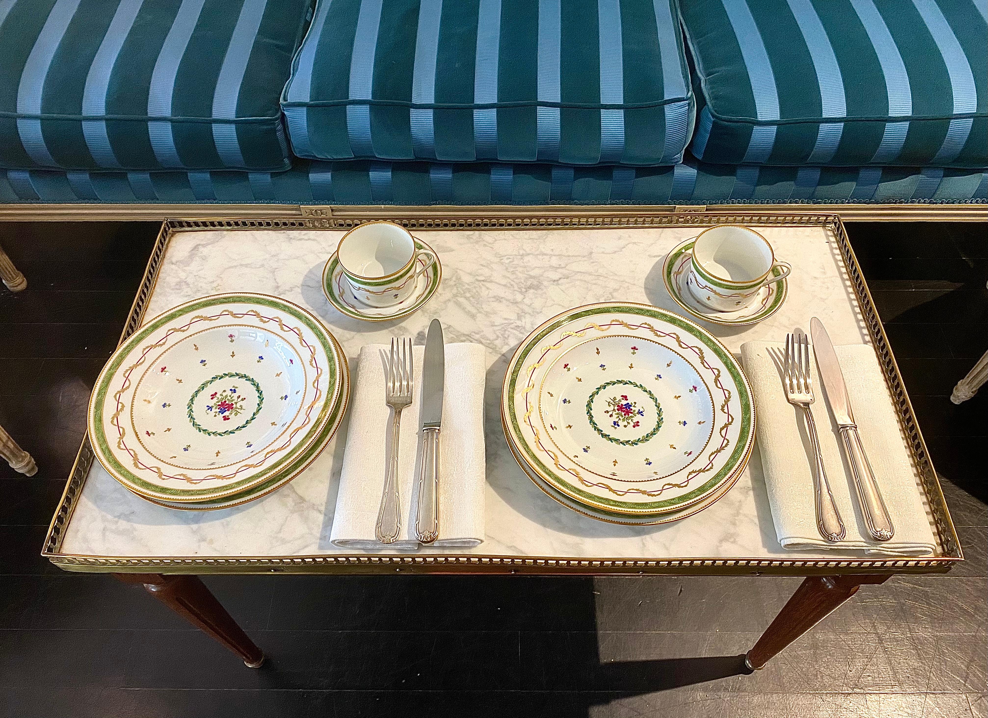 Service de table 76 pièces en porcelaine de Limoges Haviland Vieux Paris en vente 9
