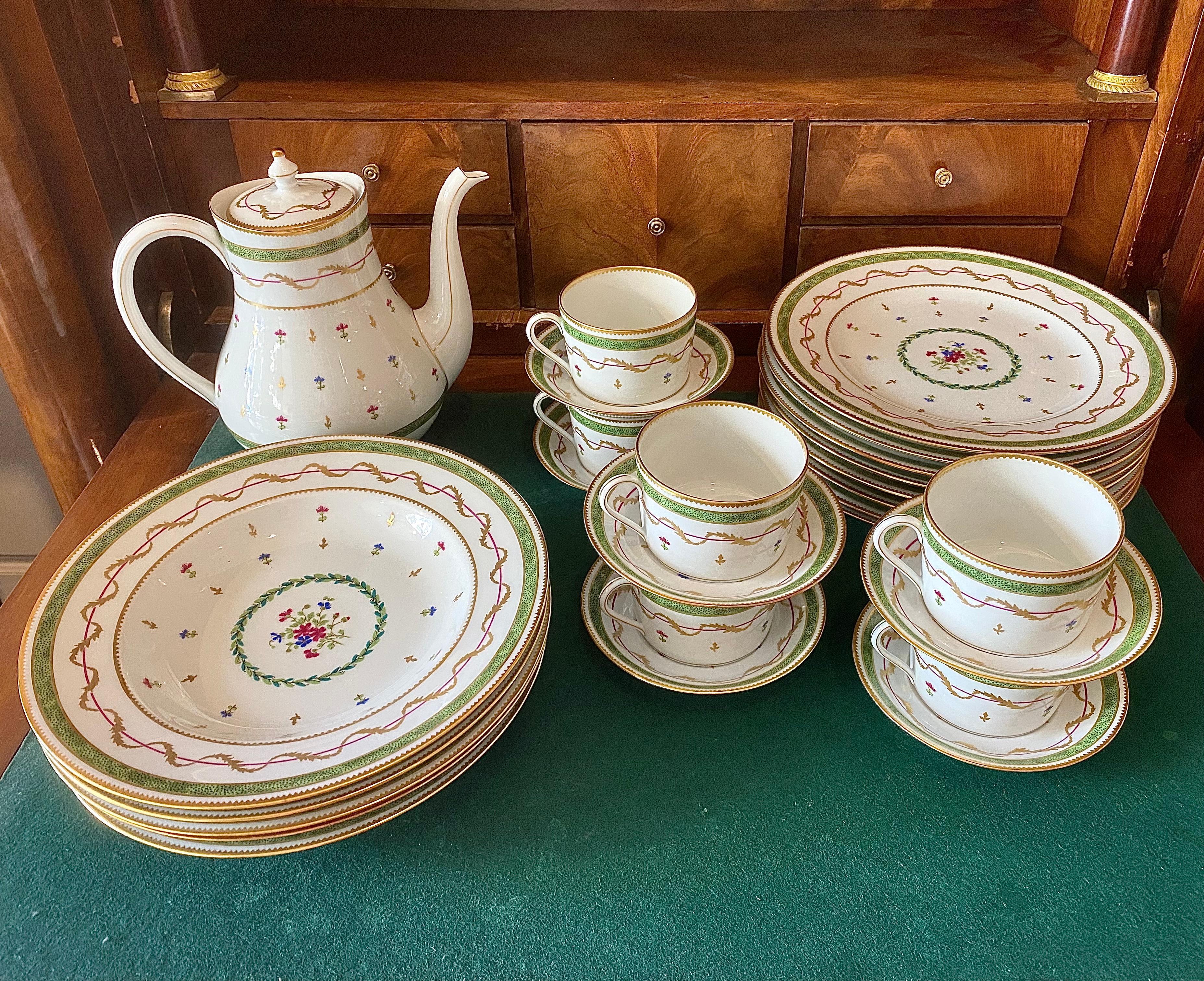 Vernissé Service de table 76 pièces en porcelaine de Limoges Haviland Vieux Paris en vente