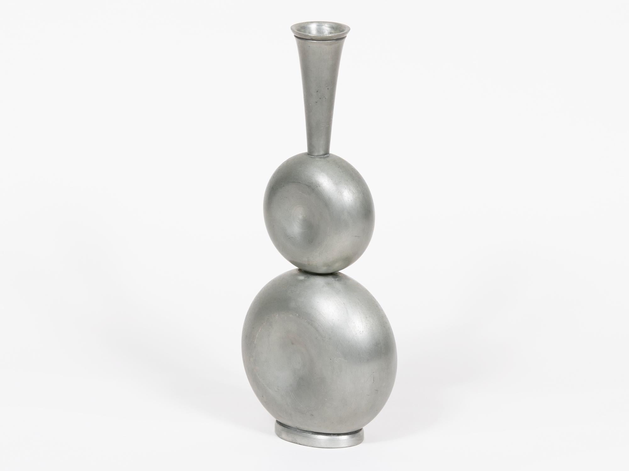 Havstad pewter Machine Age vase from the oldest pewter factory in Norway. It was founded in Nesodden in 1928 by Gunnar Havstad who was also the designer along with Håvard Heggdal. Made in the 1950s.
  
