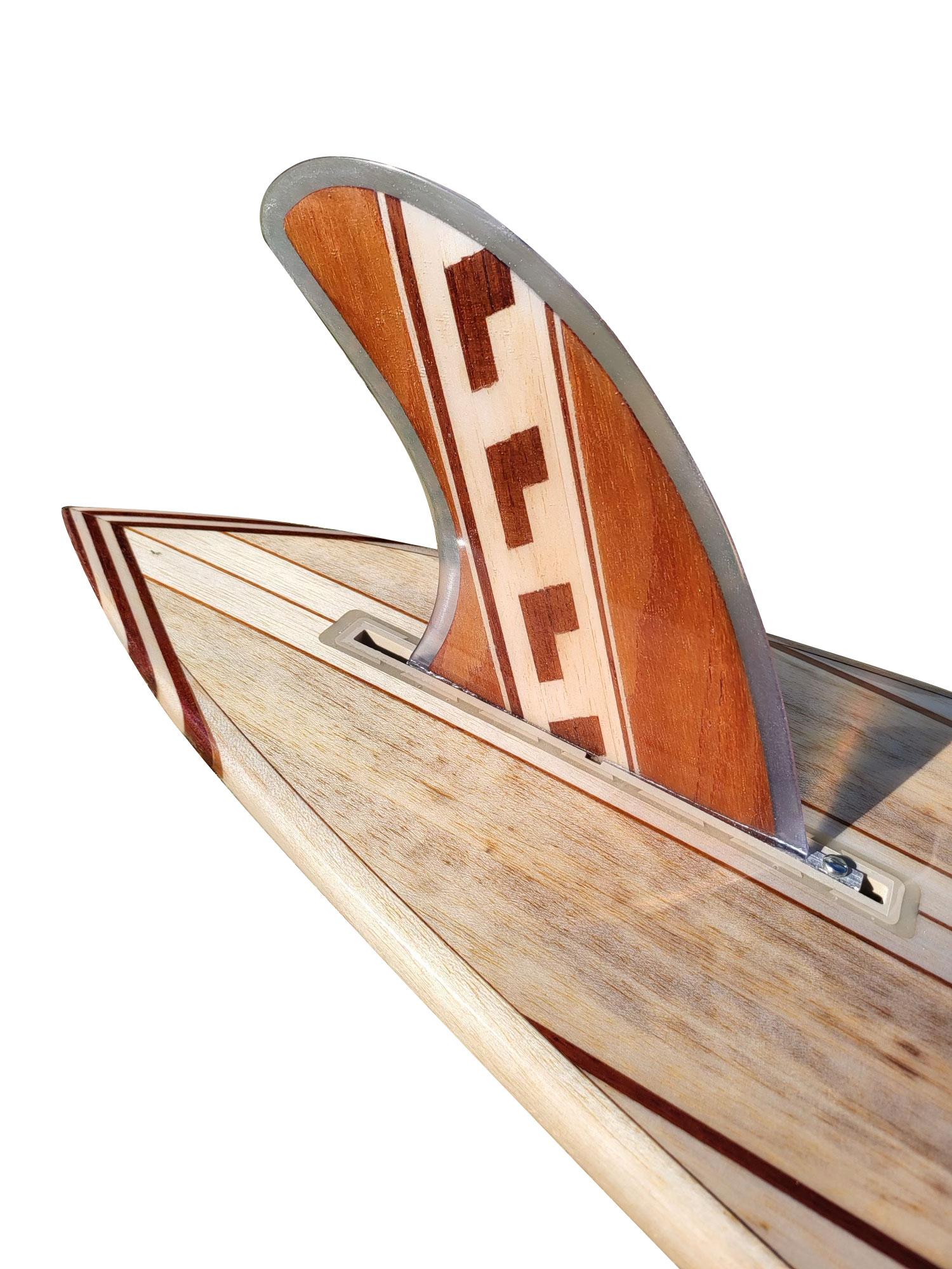 XXI secolo e contemporaneo Tavola da surf personalizzata in legno di balsa hawaiana realizzata da Riley in vendita