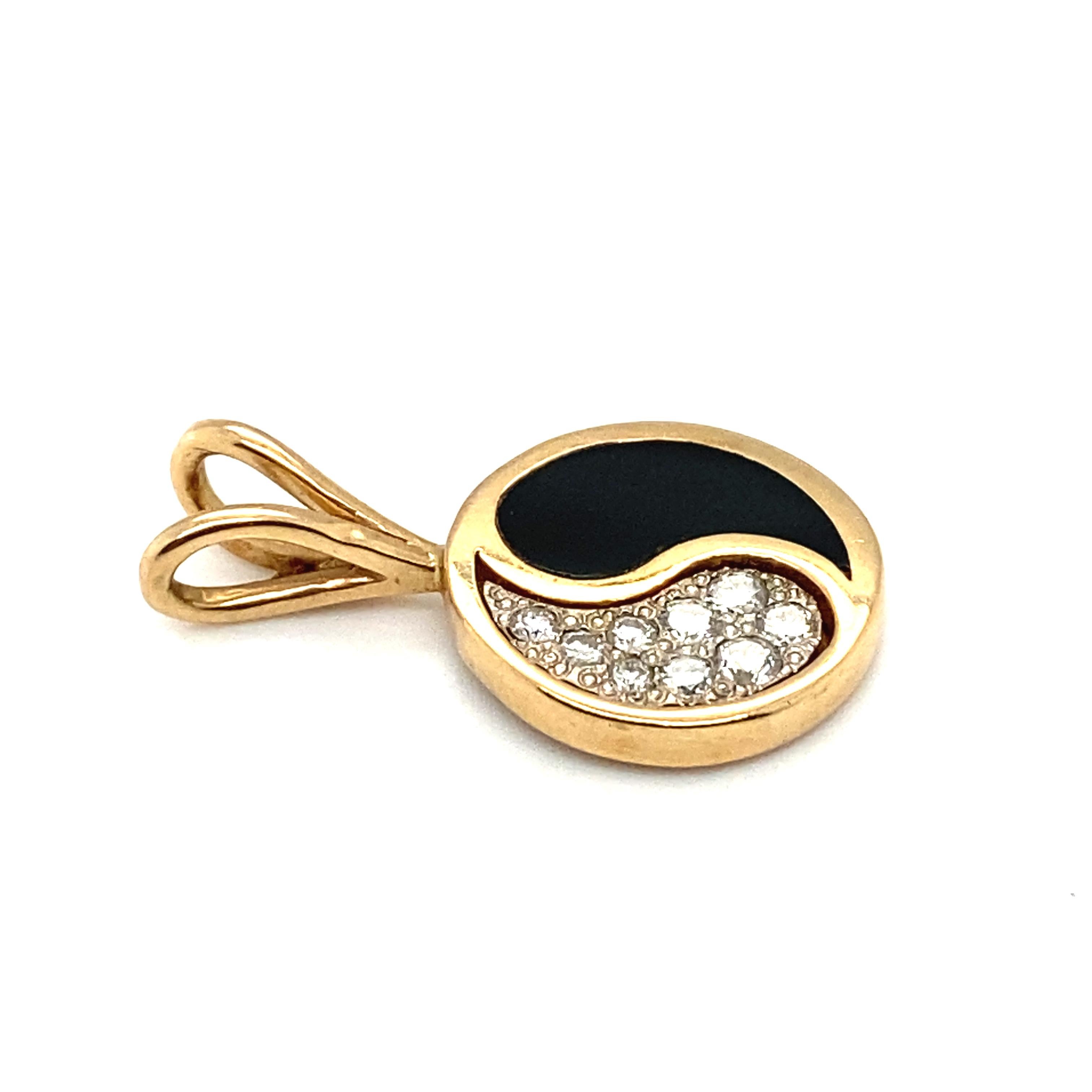 Round Cut Hawaiian Black Coral and Diamond Yin-Yang Pendant in 14 Karat Gold For Sale