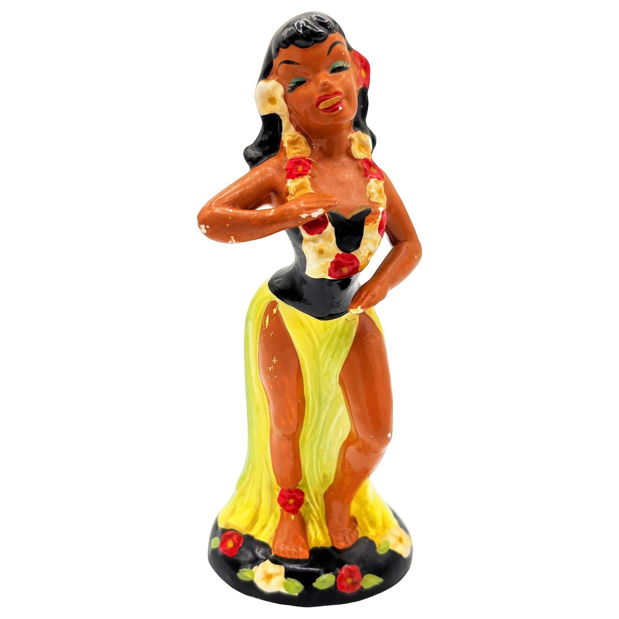 Mid-Century moderno Hawaiian Hula Girl & Ukulele Player Ceramic Statue Set by Kreiss Company in vendita
