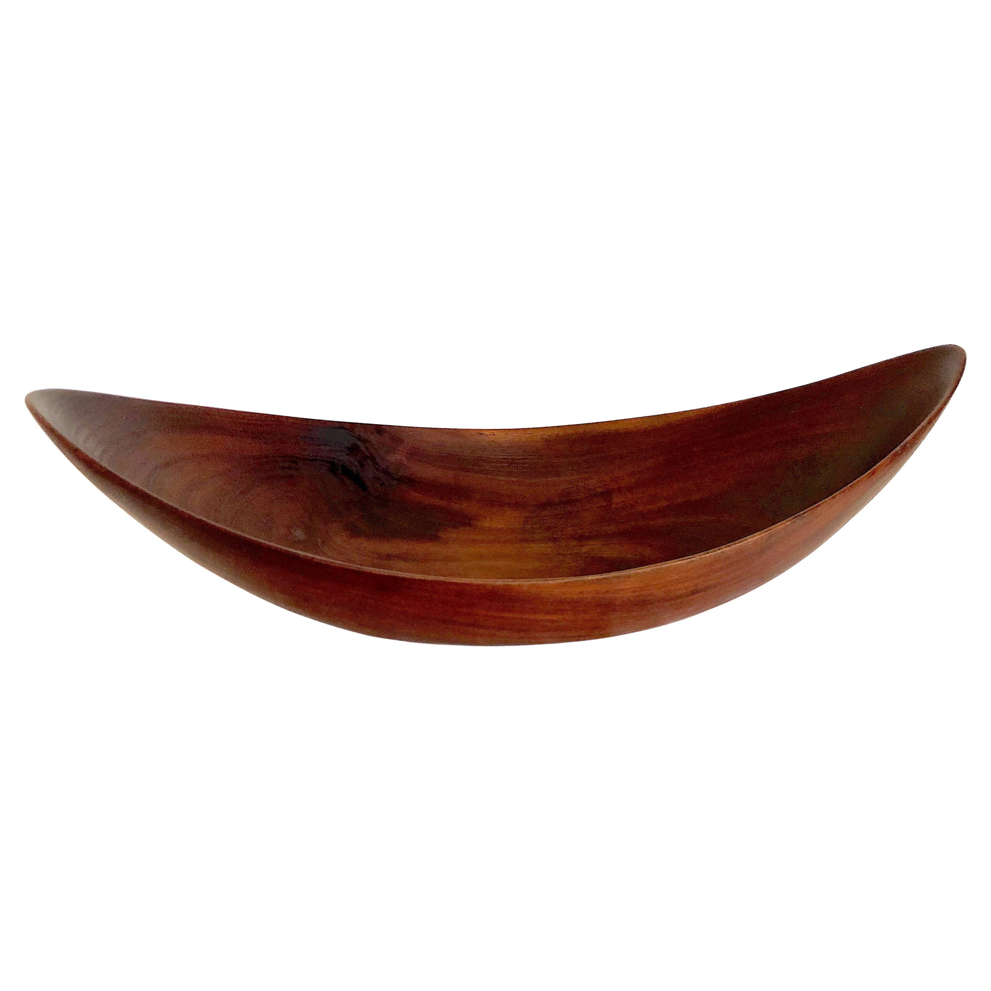 Hawaiian Islands Hand-carved, Canoe-shaped Wooden Bowl For Sale