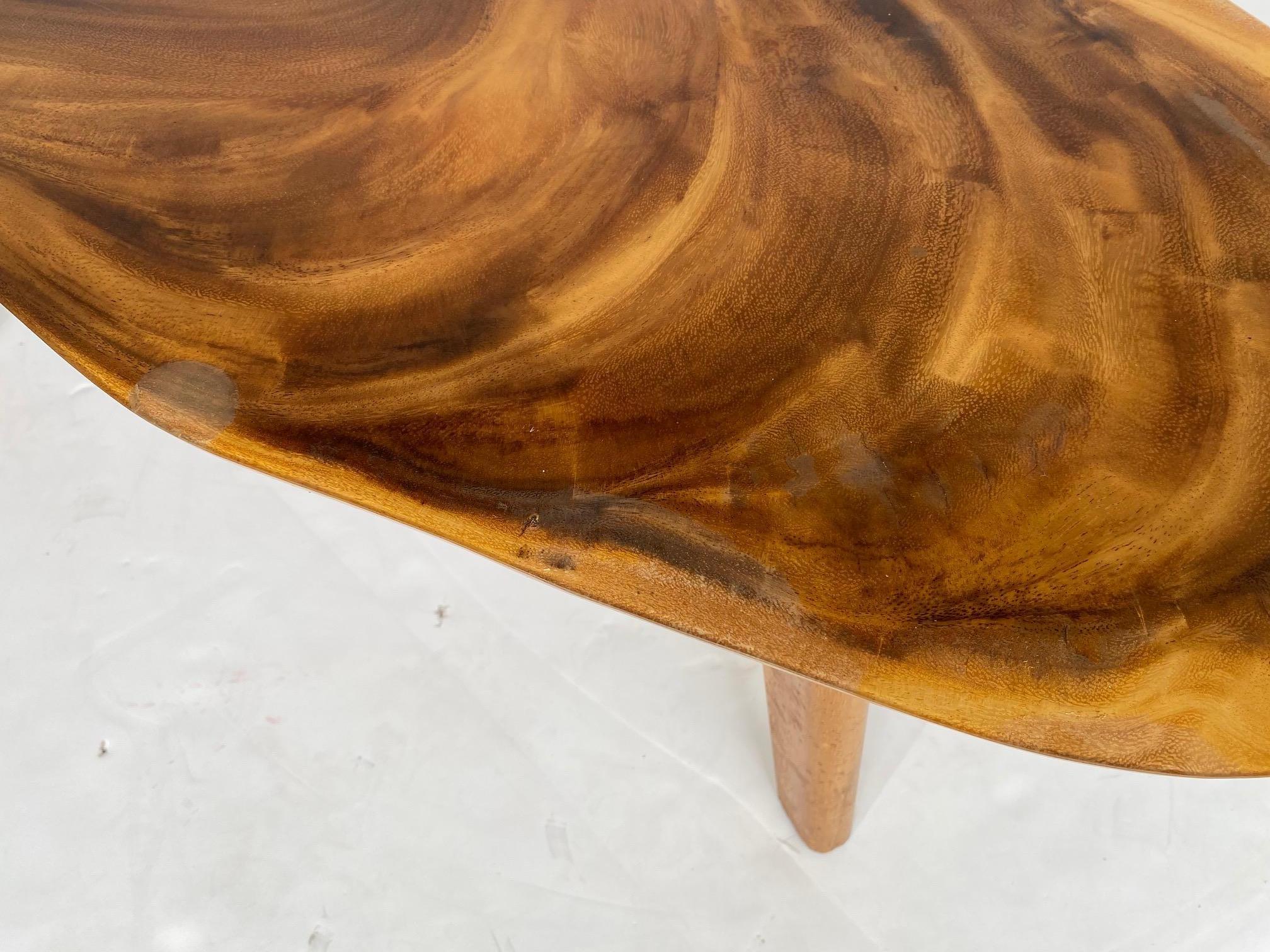 Bois Table basse en bois de Koa hawaïen en vente