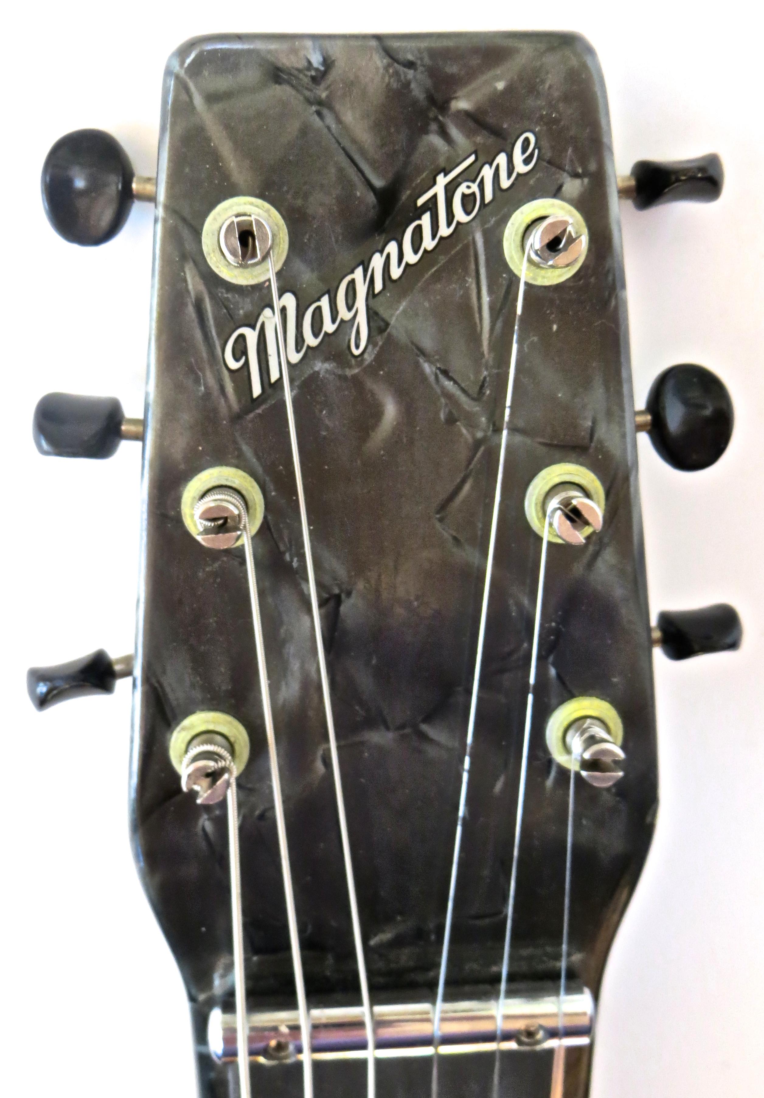 Hawaiian Lap Top Guitar and Matching Amplifier by Magnatone, circa 1953 In Good Condition In Incline Village, NV