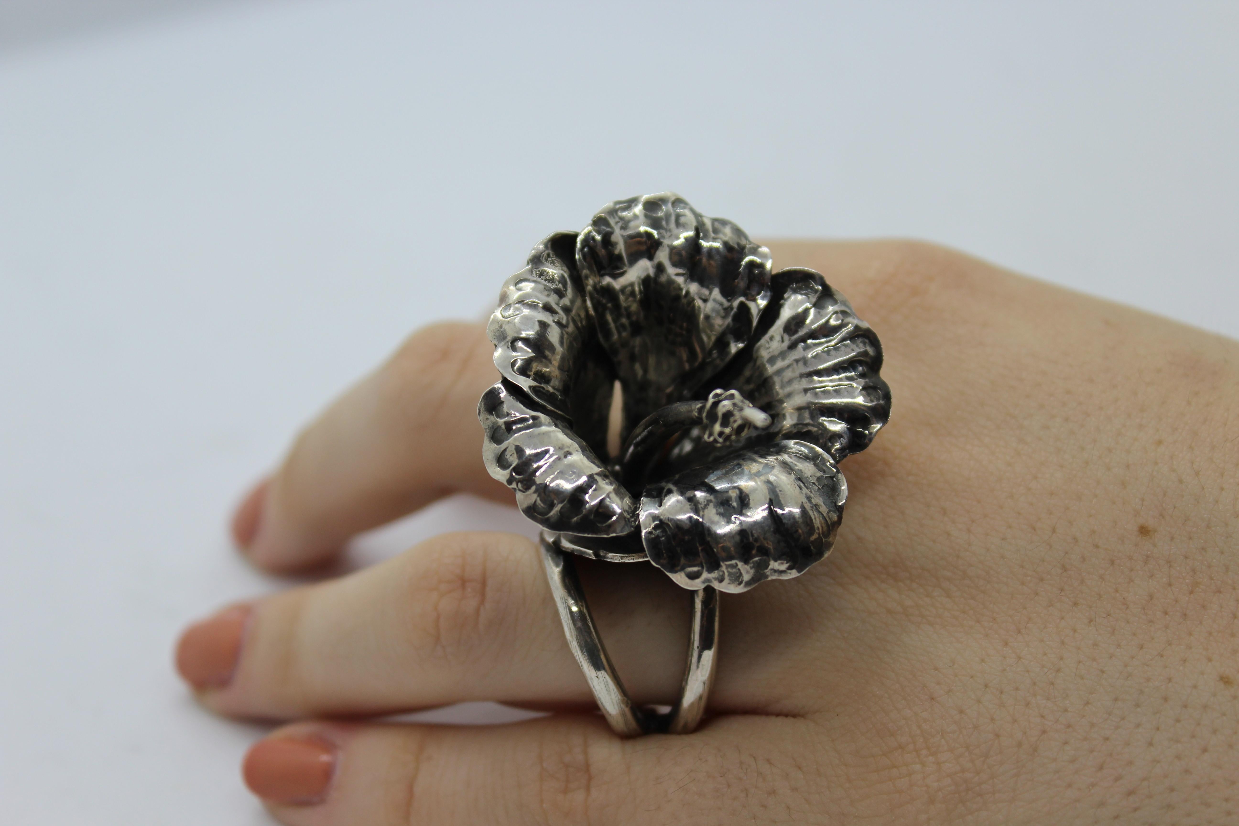 Modern Hawaiian Ring Sterling Silver, Handcrafted, Italy For Sale