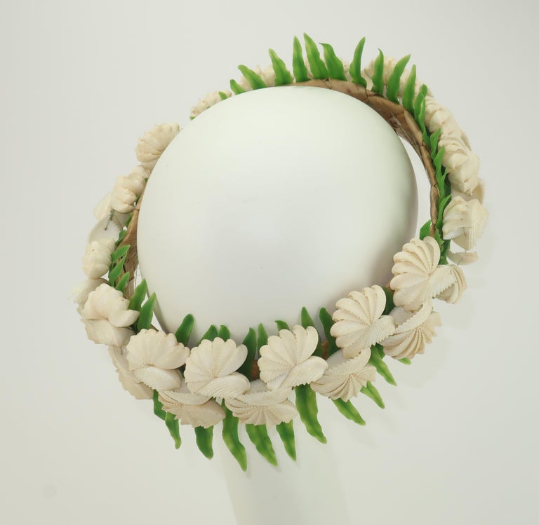 Hawaiian Shell Wedding Crown Headdress Tiara, 1960's In Good Condition For Sale In Atlanta, GA