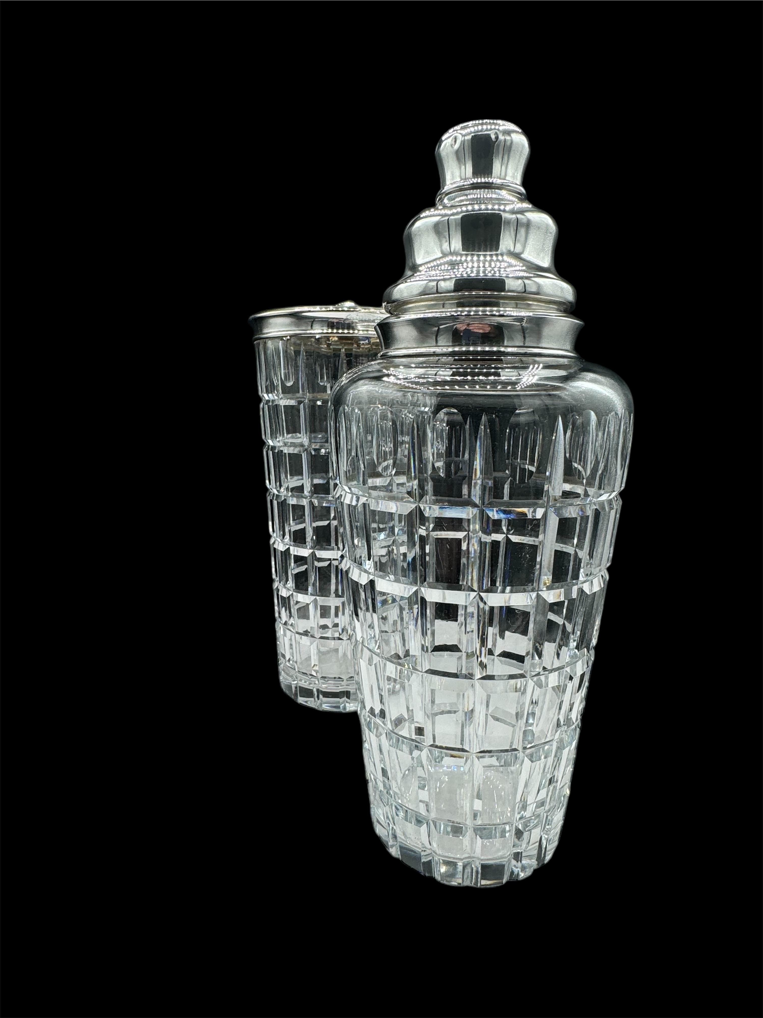 Coctelera y jarra de cristal tallado Hawkes en Bueno estado para la venta en Huntington, NY