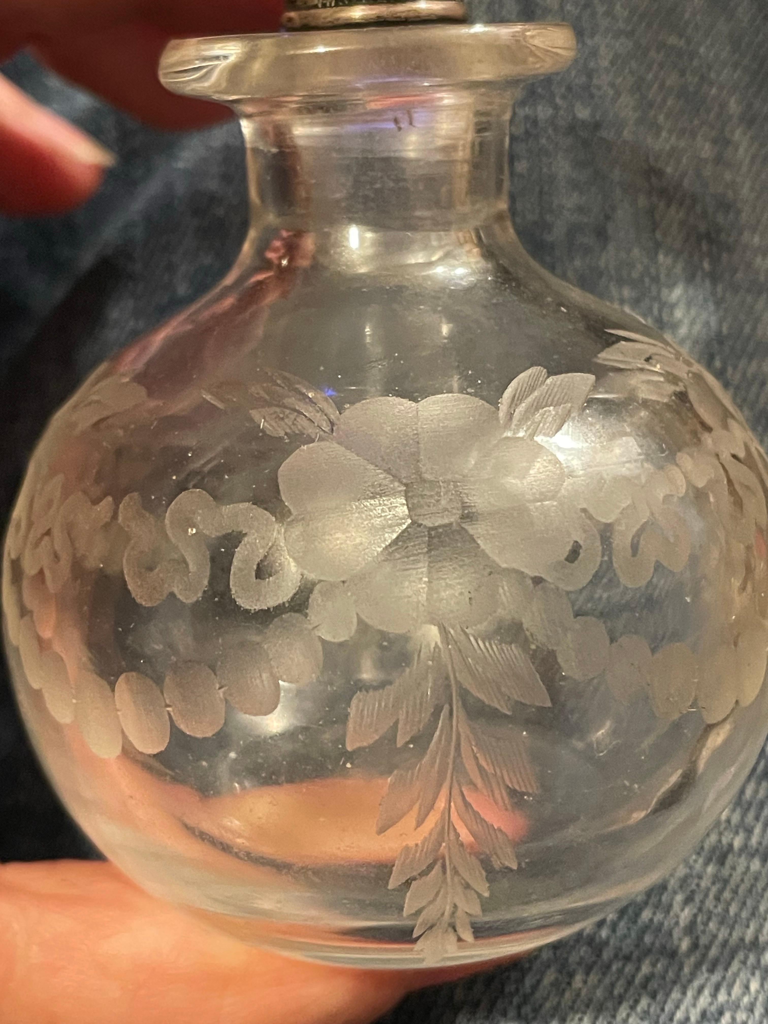 20th Century Hawkes Cut Glass Etched Crystal Sterling Silver Stopper Vanity Perfume Bottle For Sale