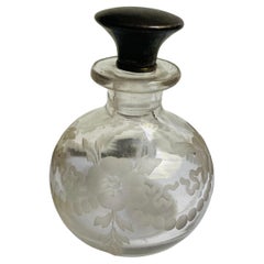 Bottiglia di profumo di vanità con tappo in cristallo inciso in argento sterling Hawkes Cut Glass