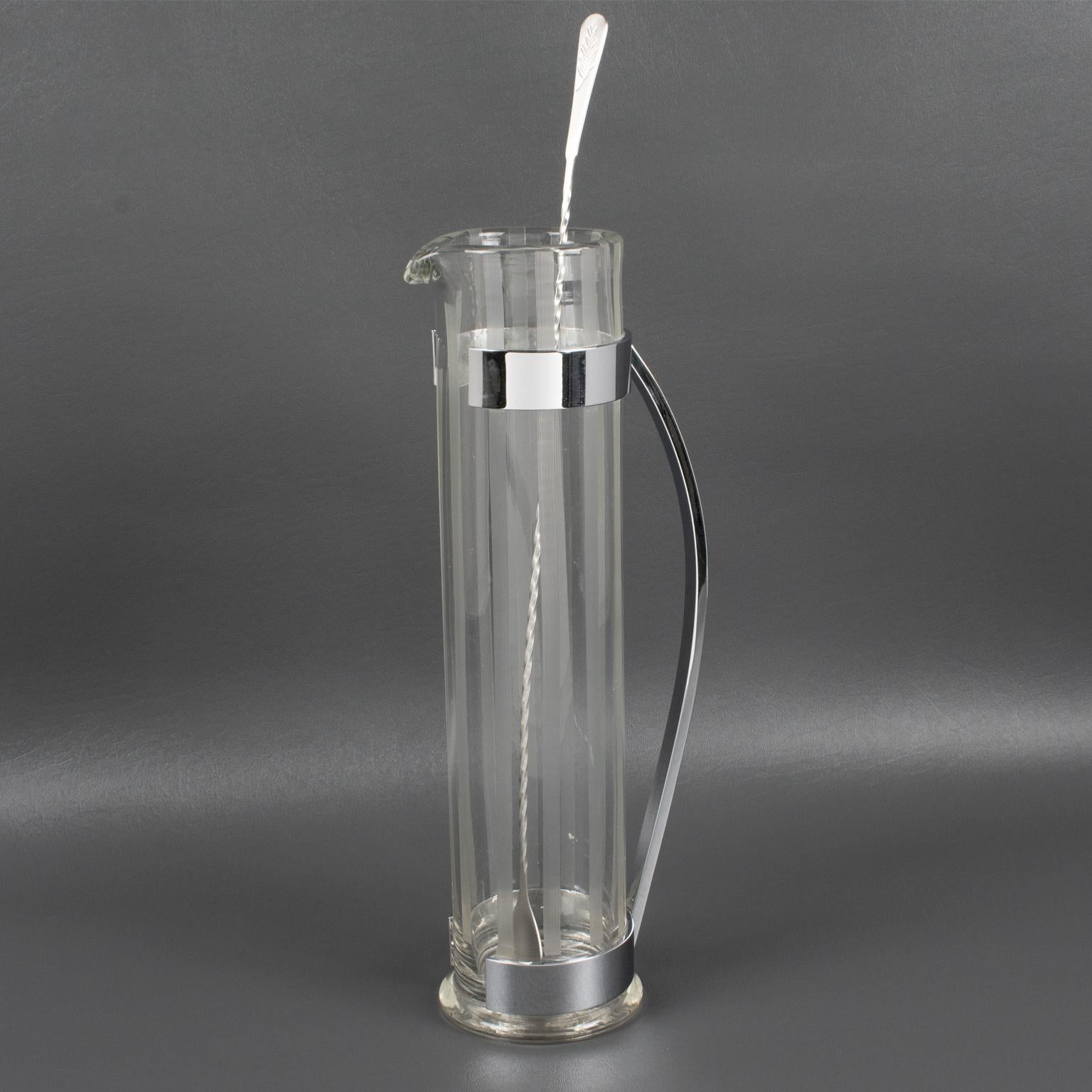 Jarra de cóctel Hawkes Glass and Chrome Barware Skyscraper, circa 1940 en venta 7