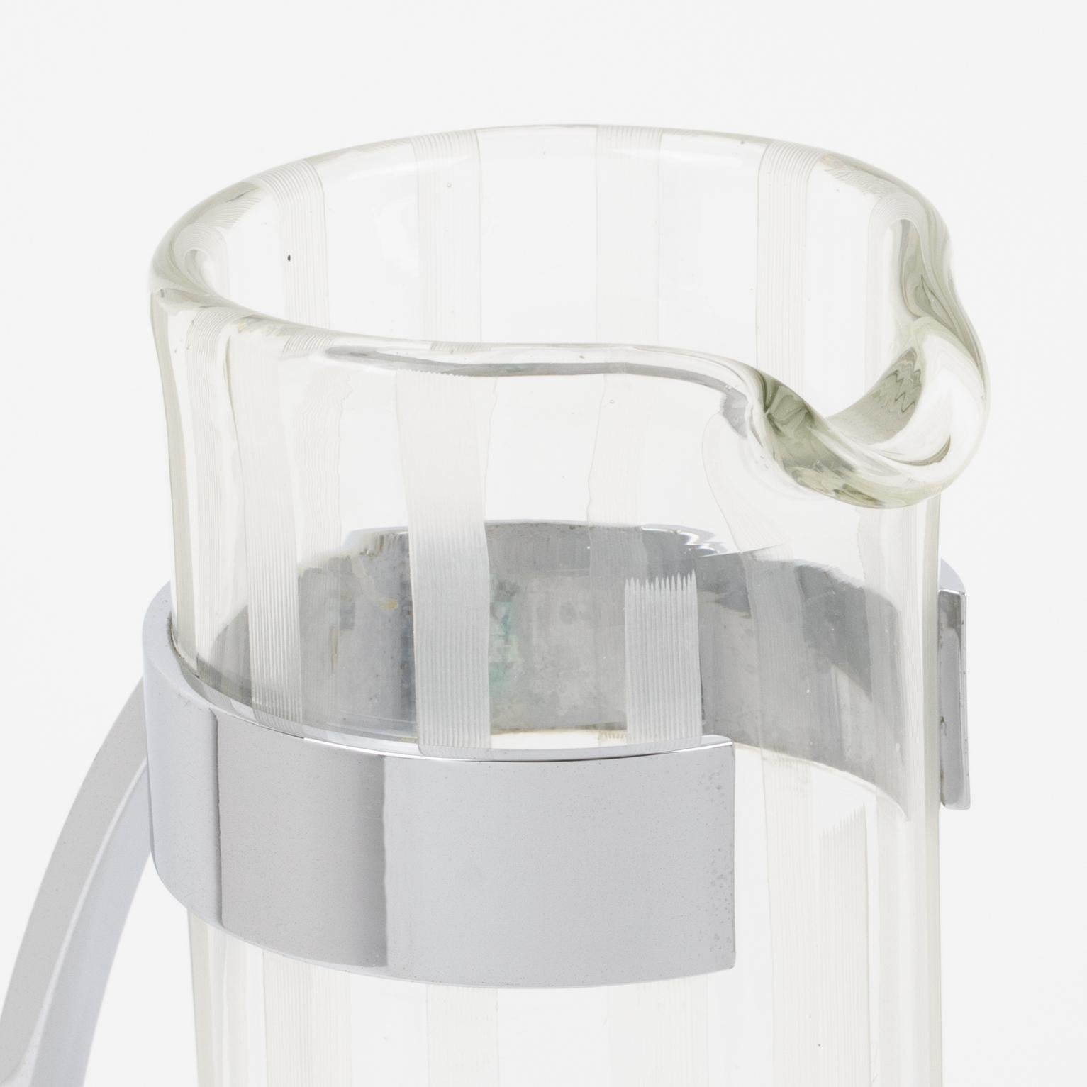 Jarra de cóctel Hawkes Glass and Chrome Barware Skyscraper, circa 1940 mediados del siglo XX en venta