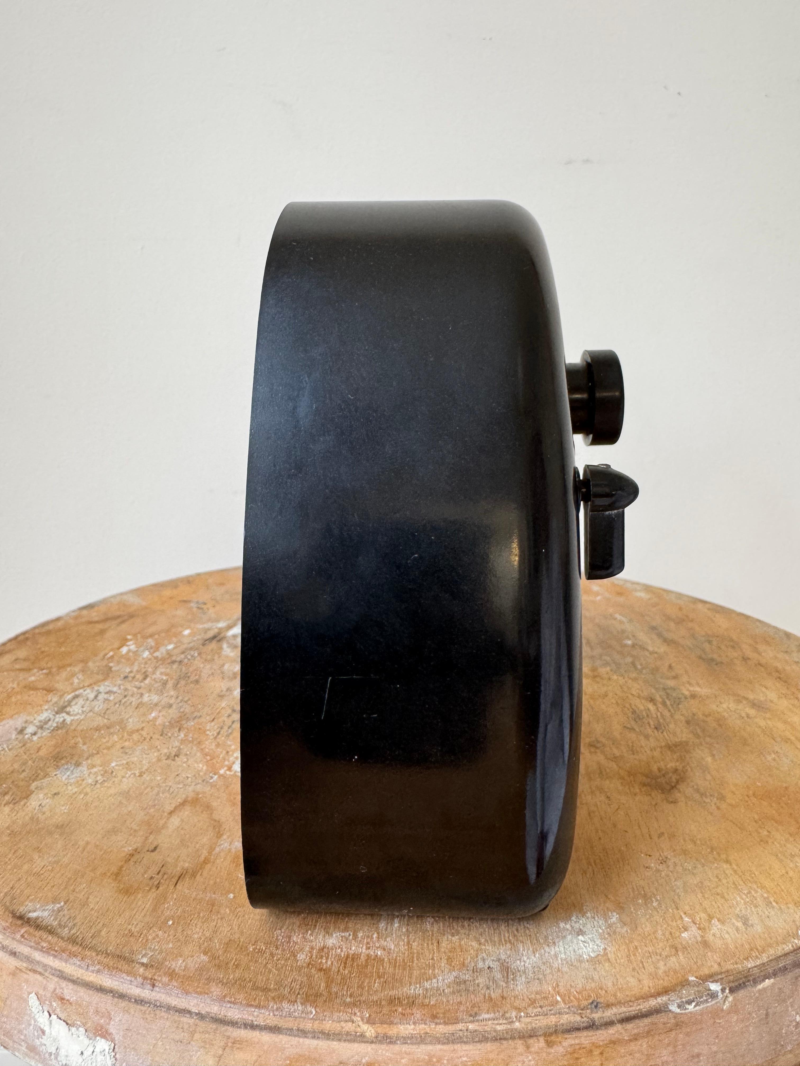 Measured Time Uhr von Isamu Noguchi (Mitte des 20. Jahrhunderts) im Angebot