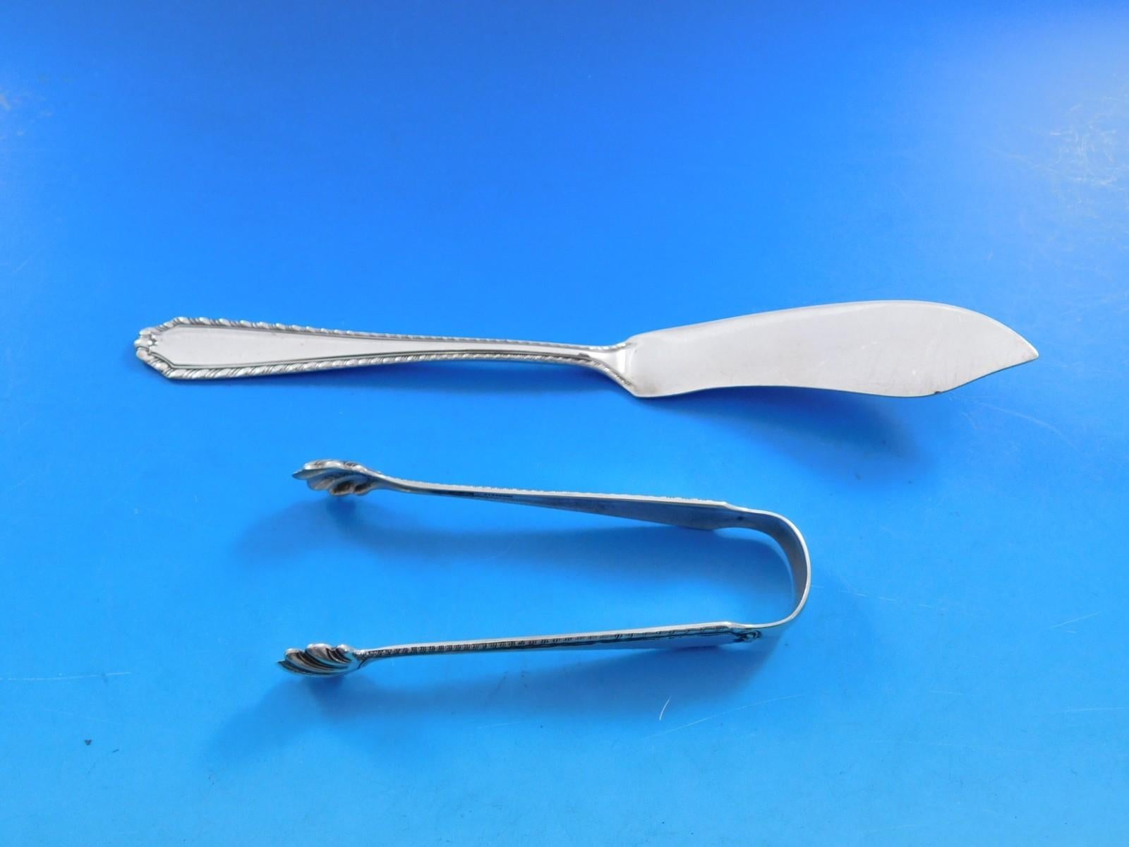 Rare service de couverts en argent sterling Hawthorne by Reed & Barton c1934, 47 pièces. Cet ensemble comprend :

8 Couteaux, 9
