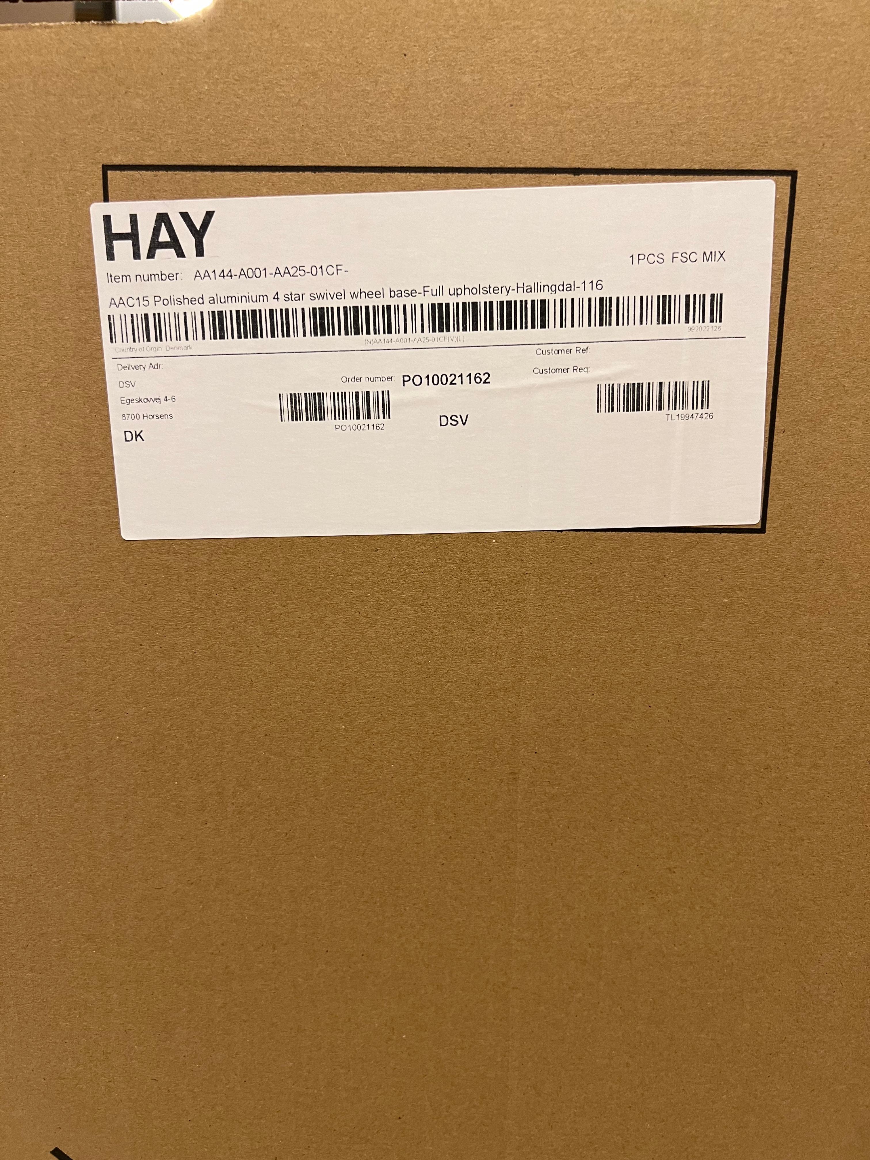 Contemporary HAY AAC 15 About A Chair SH: 46cm - Polished Aluminium/Hallingdal 116