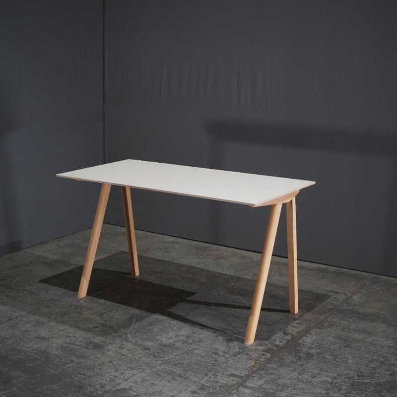 Hay CPH 90 Copenhague White Desk by Ronan & Erwan Bouroullec In Good Condition In Basildon, London