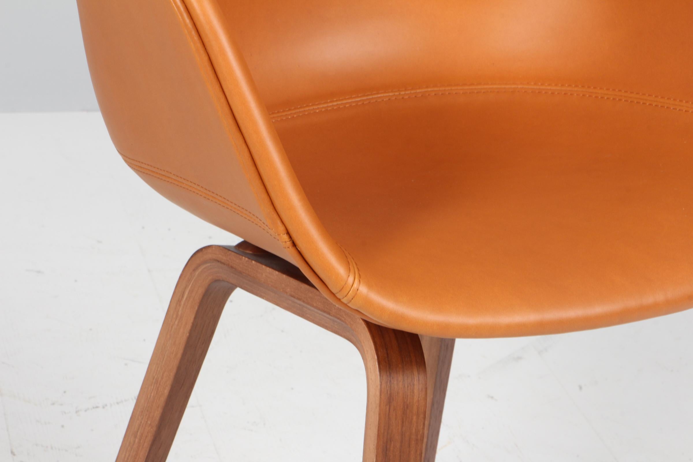 Danish Hay dining chaurs model AAC22, walnut and cognac silk aniline leather For Sale