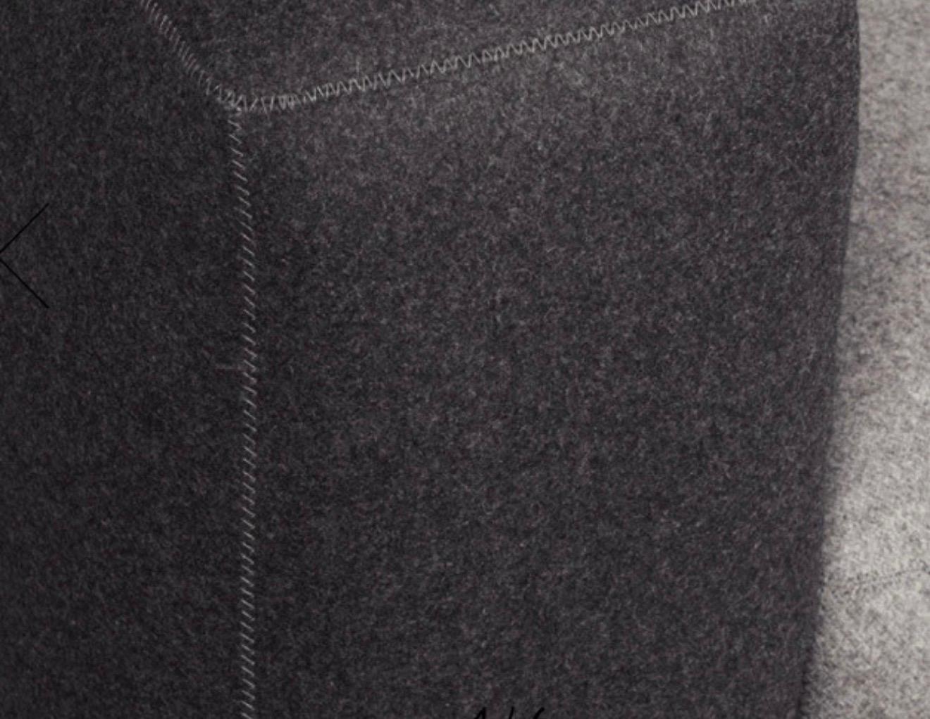 Hay Mags 2.5 Sitzer a herman Miller Brand Schwarz/ Grau im Zustand „Neu“ im Angebot in Commerce, CA