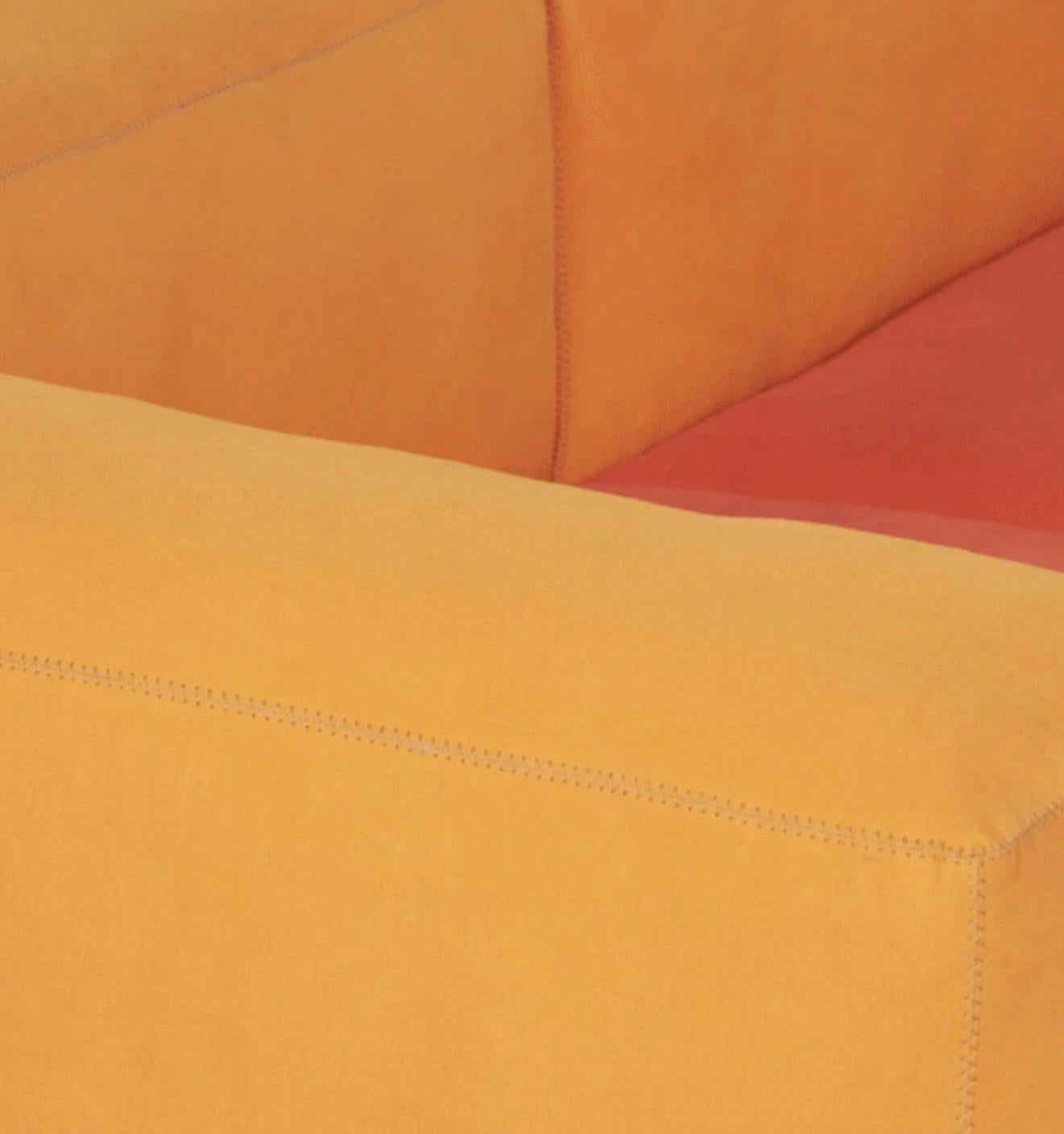 Hay Mags 2.5 Sitzer a herman Miller Brand Orange Vegan Suede (21. Jahrhundert und zeitgenössisch) im Angebot