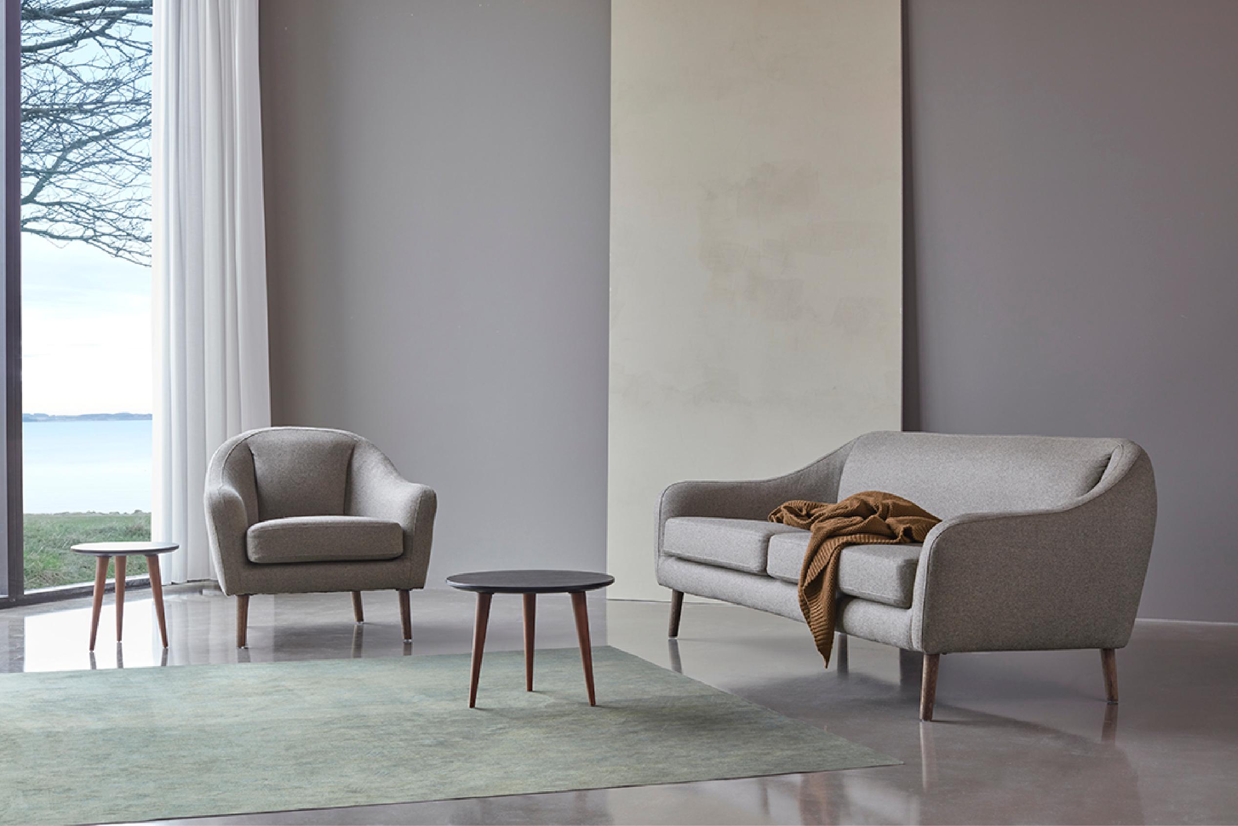 Hayche Curva 2.5 Seater Sofa - Brown, UK, Made to Order For Sale 1