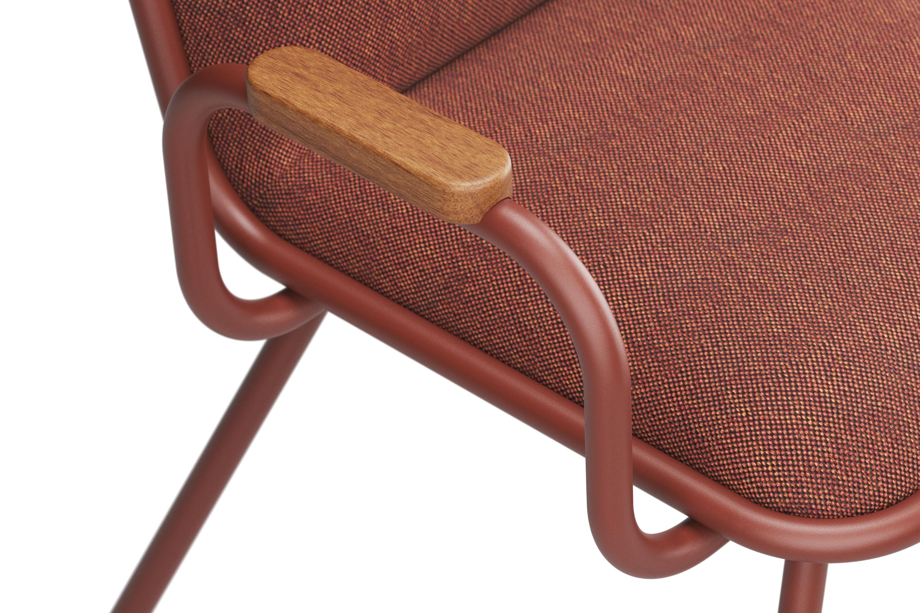 Elevating the classic Dulwich design with the addition of armrests, this Dulwich chair with armrests offers enhanced comfort and support without compromising its timeless appeal. The powder-coated metal frame provides a sturdy foundation, while the