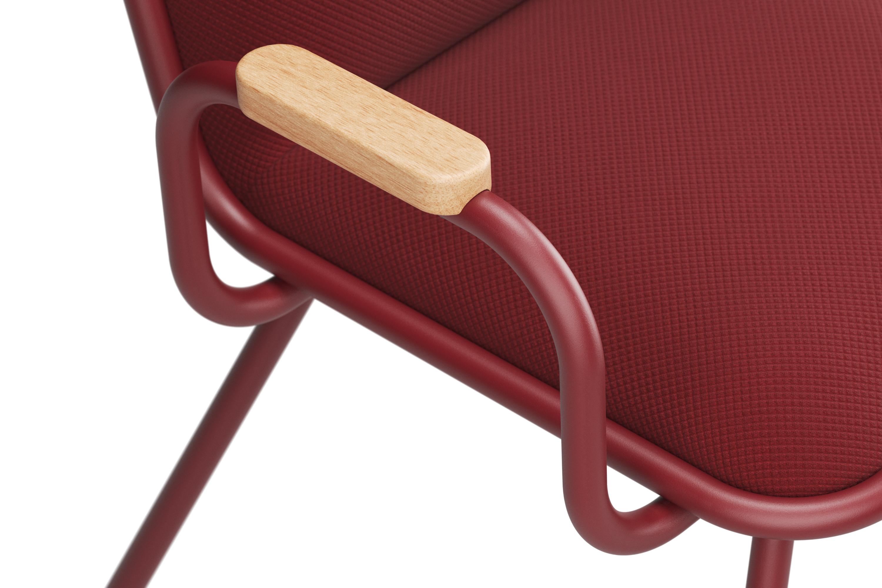 Der Dulwich-Stuhl mit Armlehnen ist eine Weiterentwicklung des klassischen Dulwich-Designs. Er bietet mehr Komfort und Halt, ohne seinen zeitlosen Charme zu verlieren. Das Gestell aus pulverbeschichtetem Metall bietet eine robuste Grundlage, während