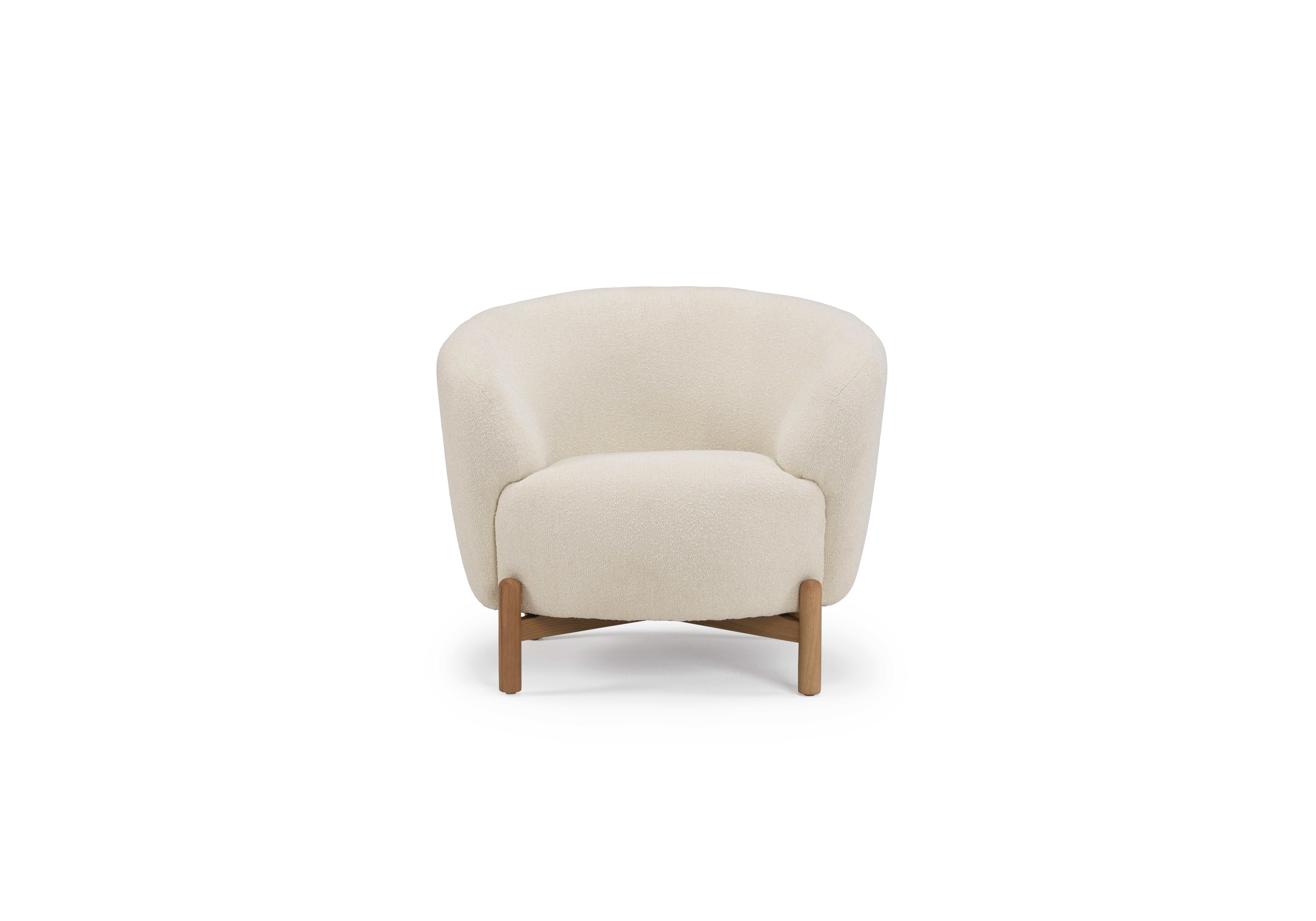 Luscious in its proportions but low key in terms of profile, the Glover is an OEM chair that is perfect for break out spaces and equally functional within hospitality as much as it is within a workplace setting.

Material - Wooden base, Fire