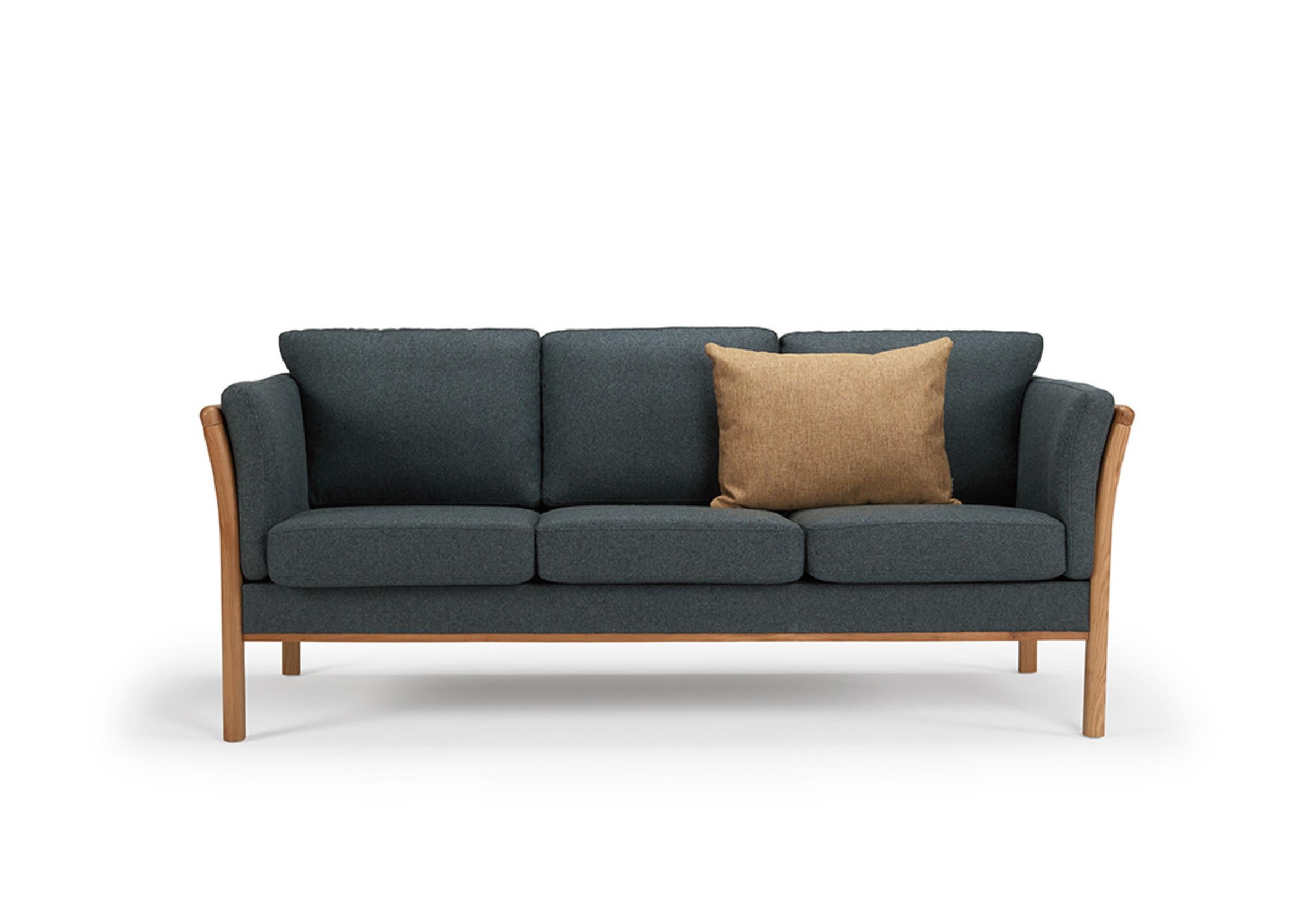 Modern Hayche Oscar 3 Seater Sofa - Blue, UK, Made to Order For Sale
