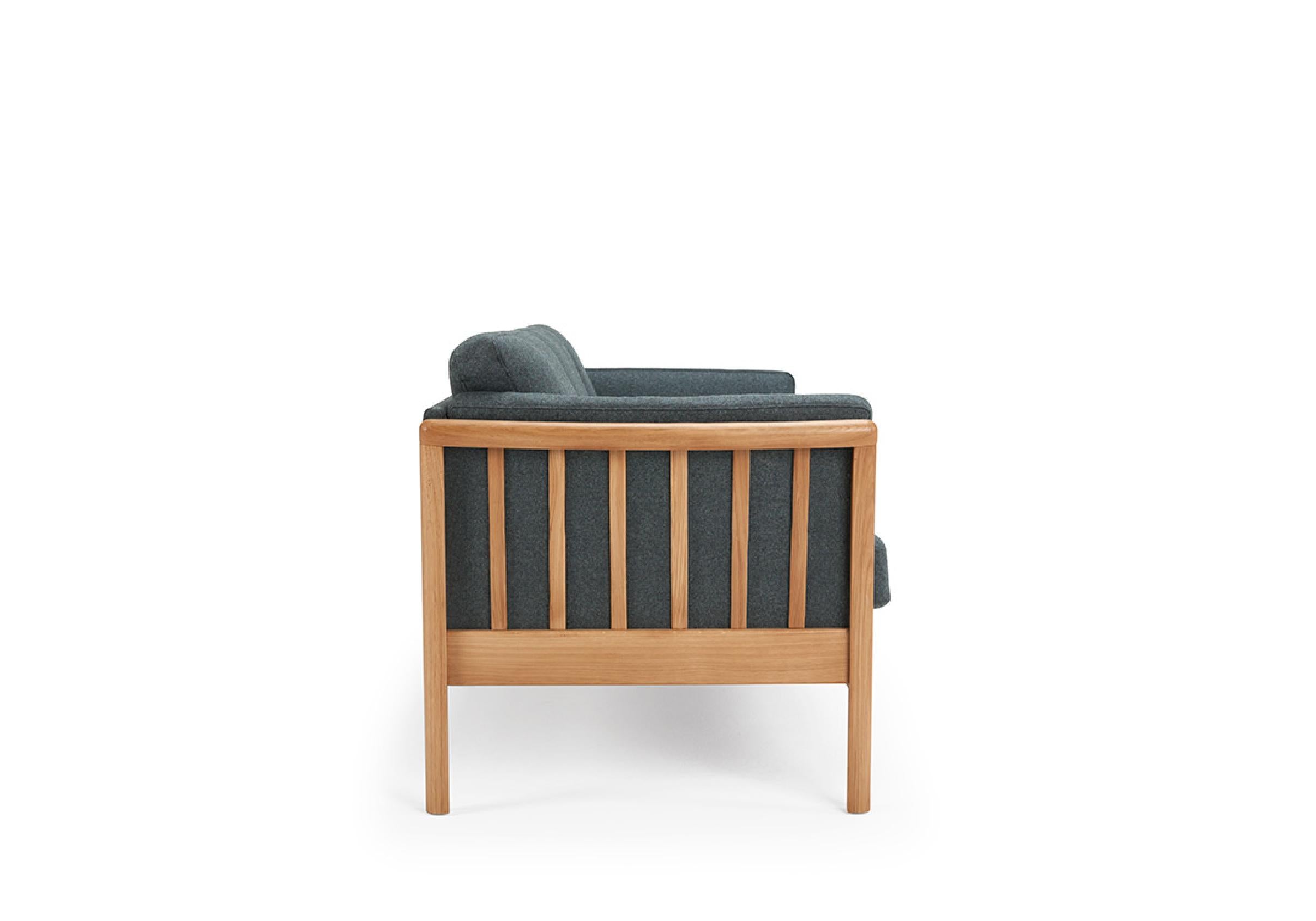 Oscar 3 Seater-Sofa von Hayche – Blau, UK, auf Bestellung gefertigt (Europäisch) im Angebot