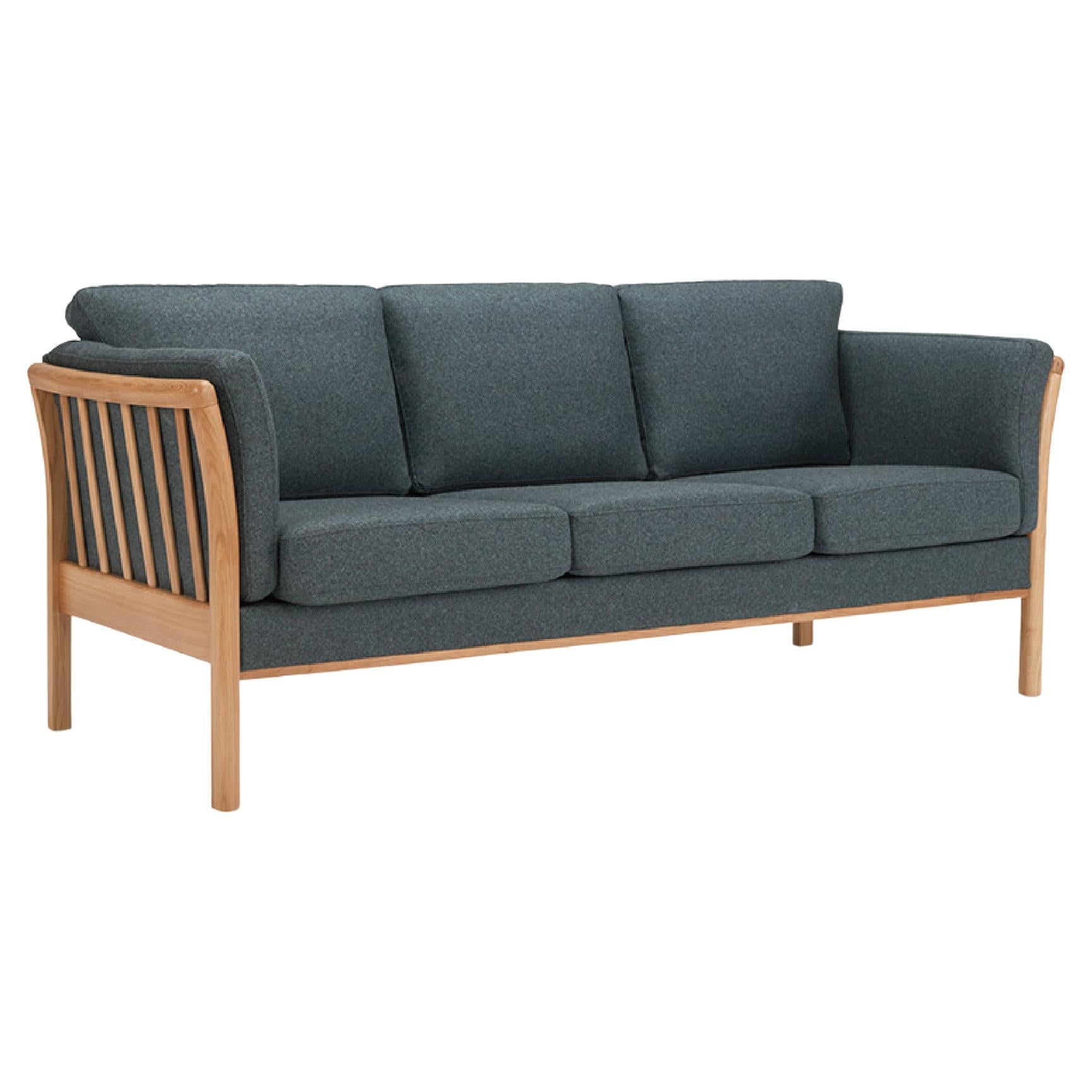 Oscar 3 Seater-Sofa von Hayche – Blau, UK, auf Bestellung gefertigt im Angebot