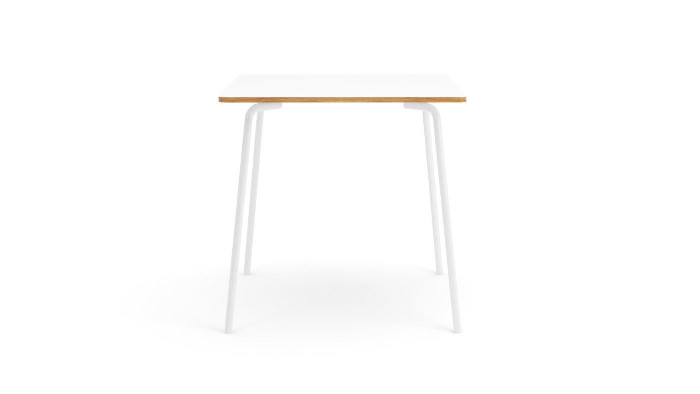 Moderne Table carrée blanche Hayche Otto, pieds en métal et plateau en contreplaqué, Royaume-Uni en vente