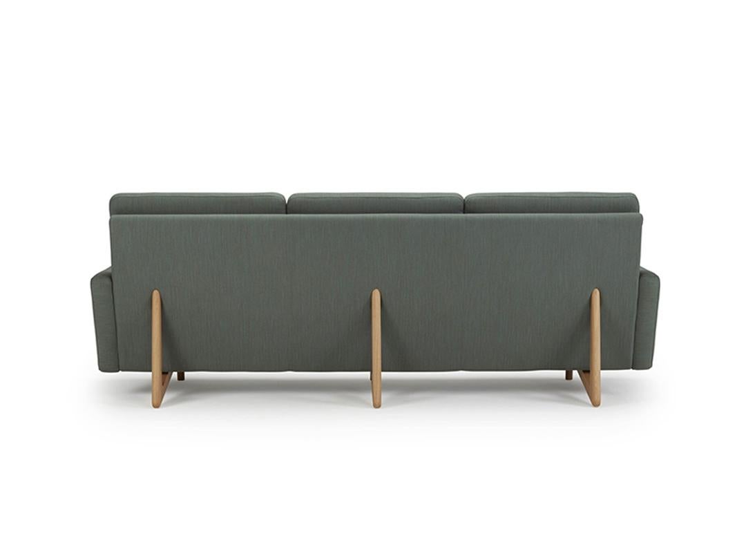 Travail du bois Canapé rétro Hayche 3 Seater vert, Royaume-Uni, fabriqué sur commande en vente