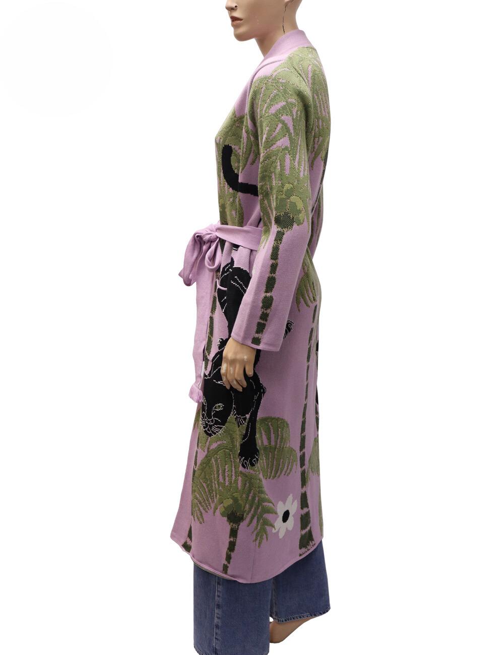 Hayley Menzies Prowling Panther Cotton Jacquard Duster Lilac Cardigan, Features Straight cut body, Maxi Length, Sleeves with shallow front band, and a Belt. 

Material:  95% cotton, 5% Metallic Fibre
Size: EU 38 /  M 
Bust: 123cm
Waist: 121cm
Hip: