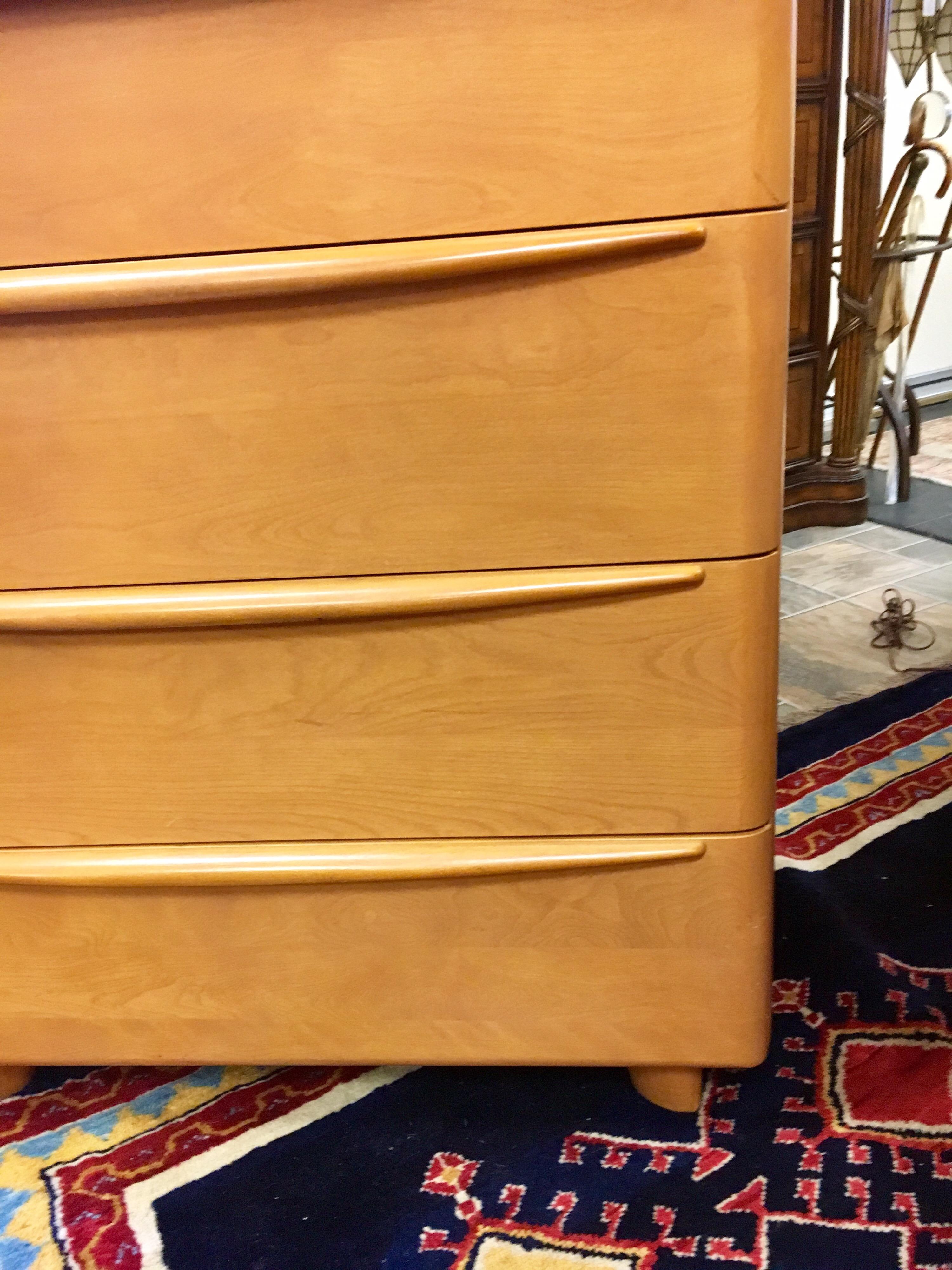 Mid-20th Century Haywood Wakefield Mid-Century Modern Champagne Five Drawer Dresser Chest Drawers