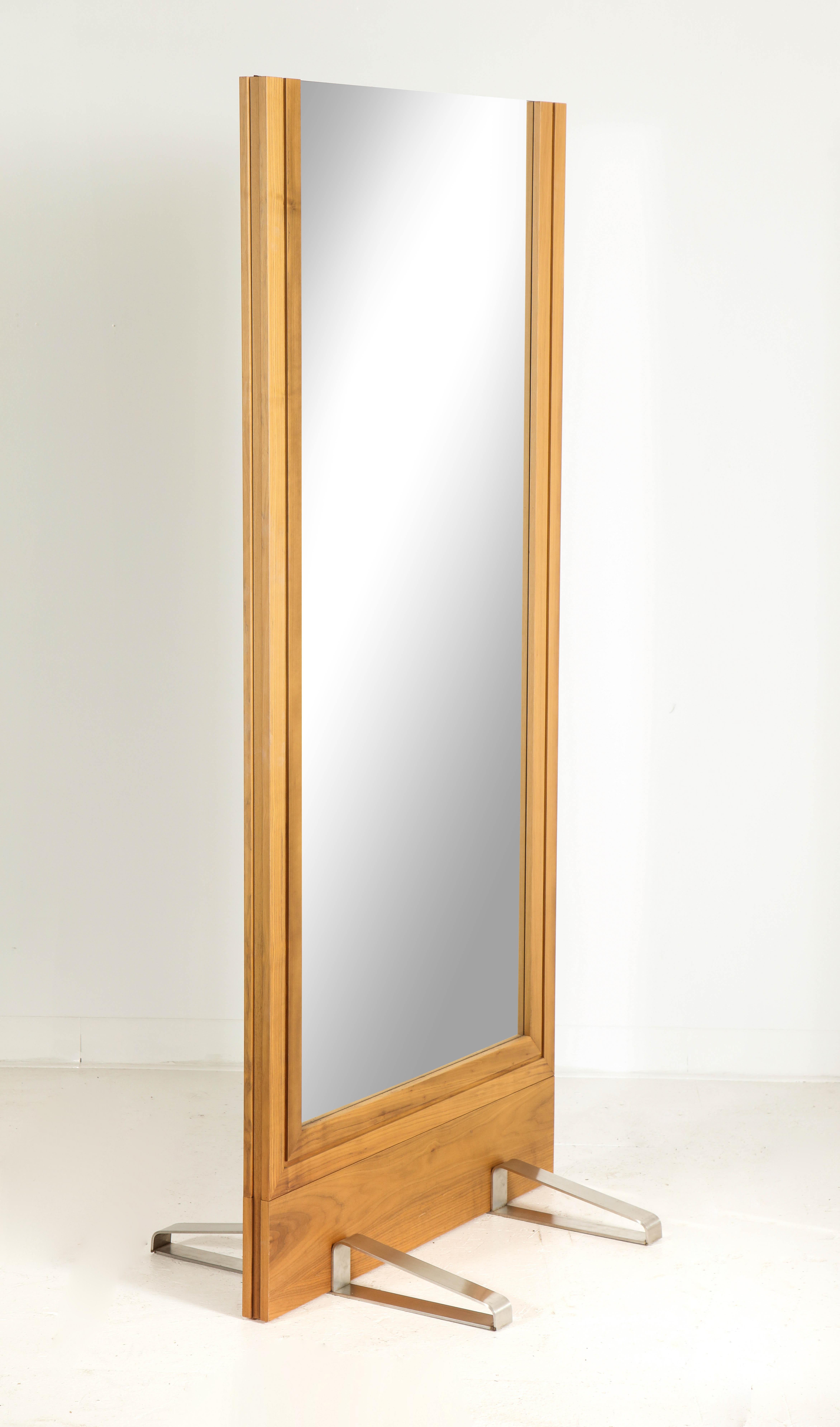Hayworth Standing Mirror Offered by Vladimir Kagan Design Group For Sale 3