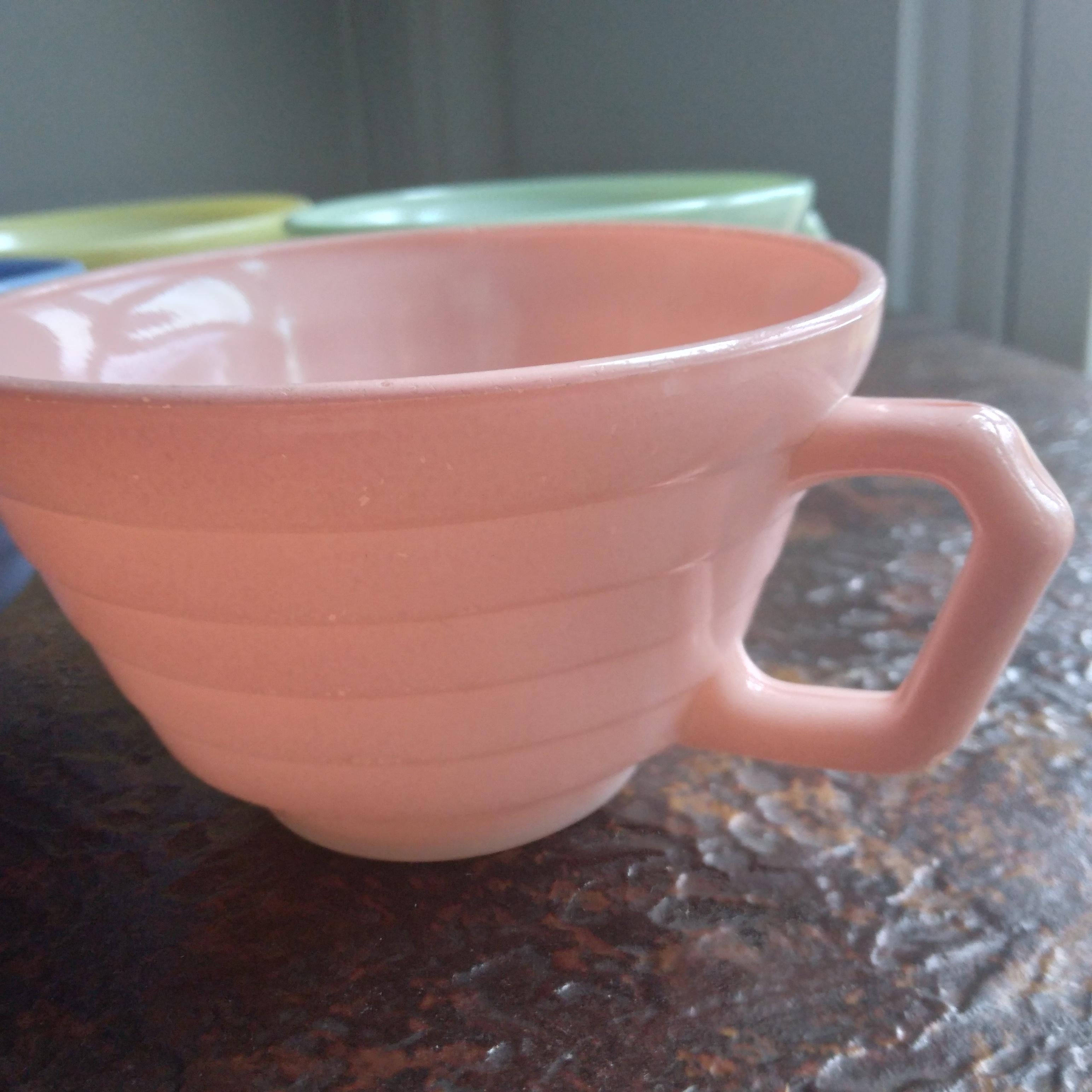 Hazel Atlas Pastel Moderntone Platonite Coffee Tea Cups - Set of Four For Sale 1