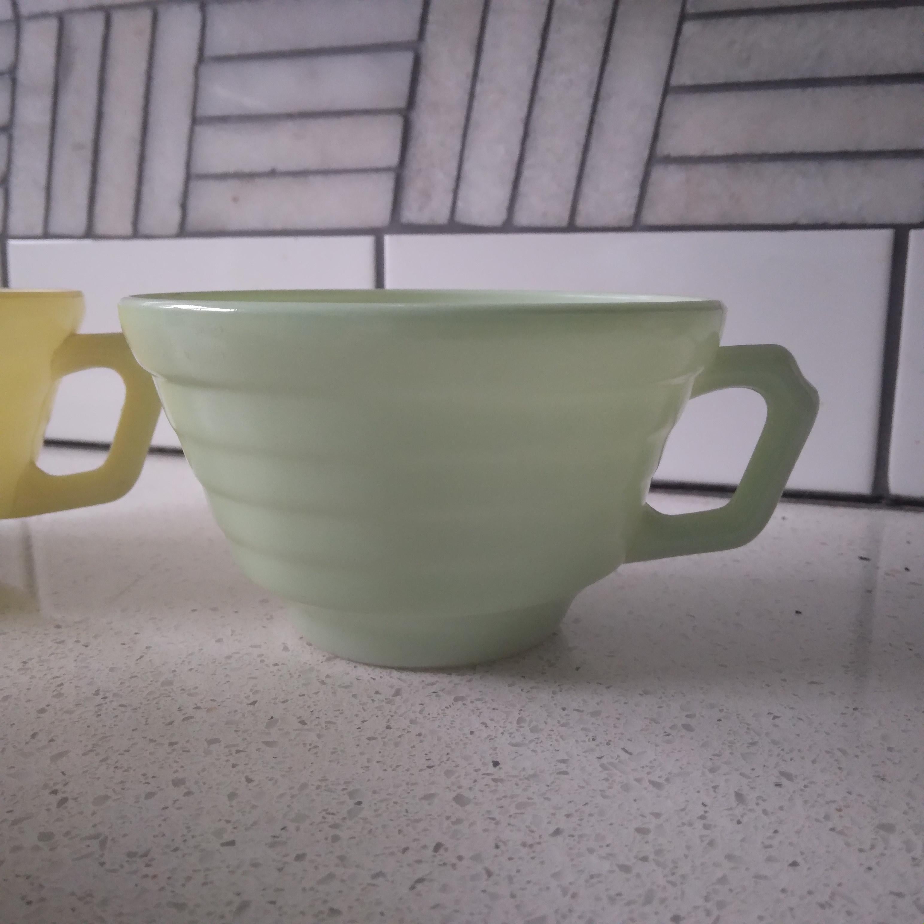 Hazel Atlas Pastel Moderntone Platonite Coffee Tea Cups - Set of Four For Sale 2