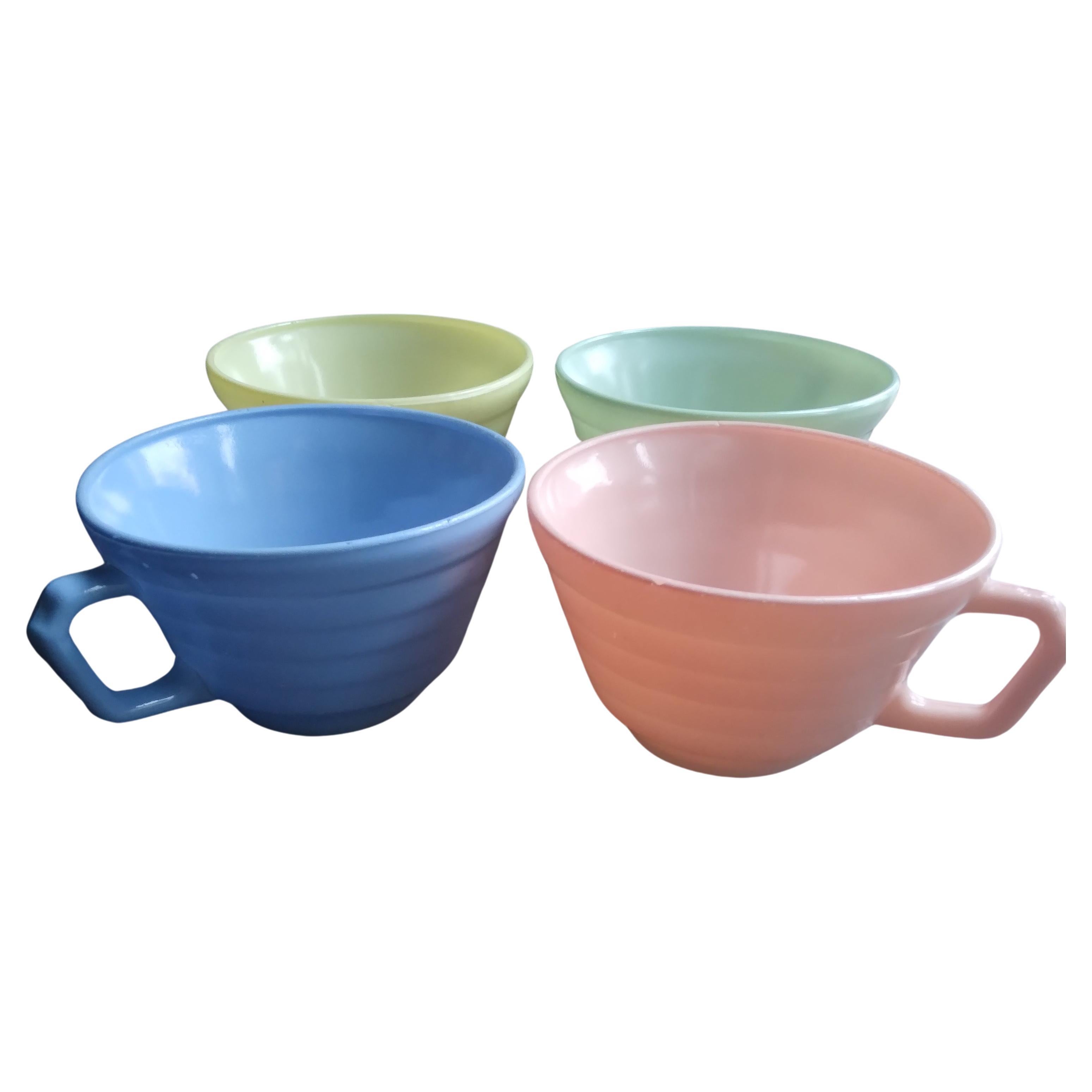 Hazel Atlas Pastel Moderntone Platonite Coffee Tea Cups - Set of Four For Sale