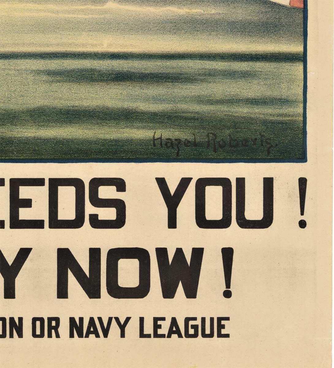 Original Il tuo Paese ha bisogno di te!  Arruolati subito in Marina! poster d'epoca della Prima Guerra Mondiale - Figurative Print Beige di Hazel Roberts