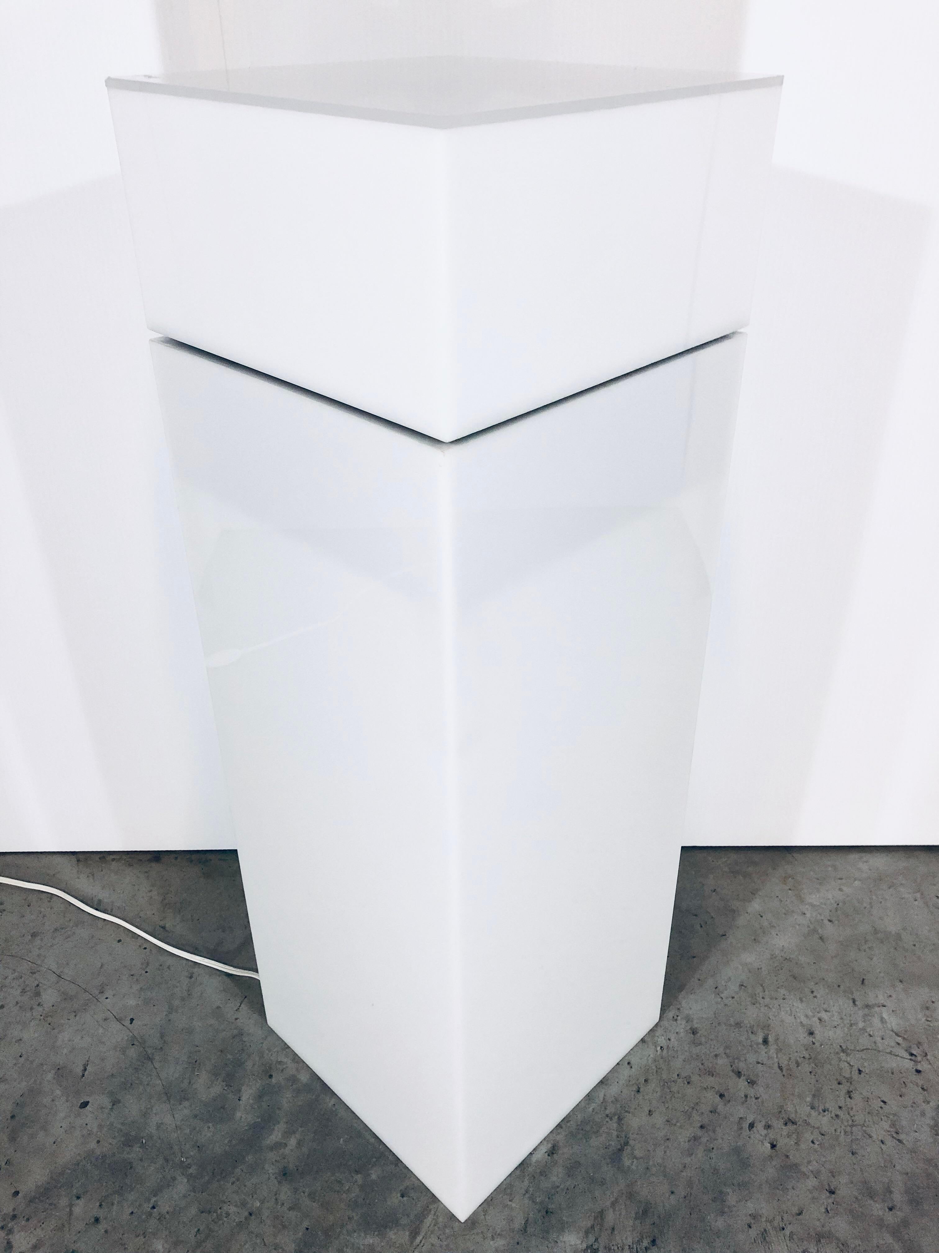 Haziza Illuminated and Motorized Rotating White Lucite Pedestal Table For Sale 2