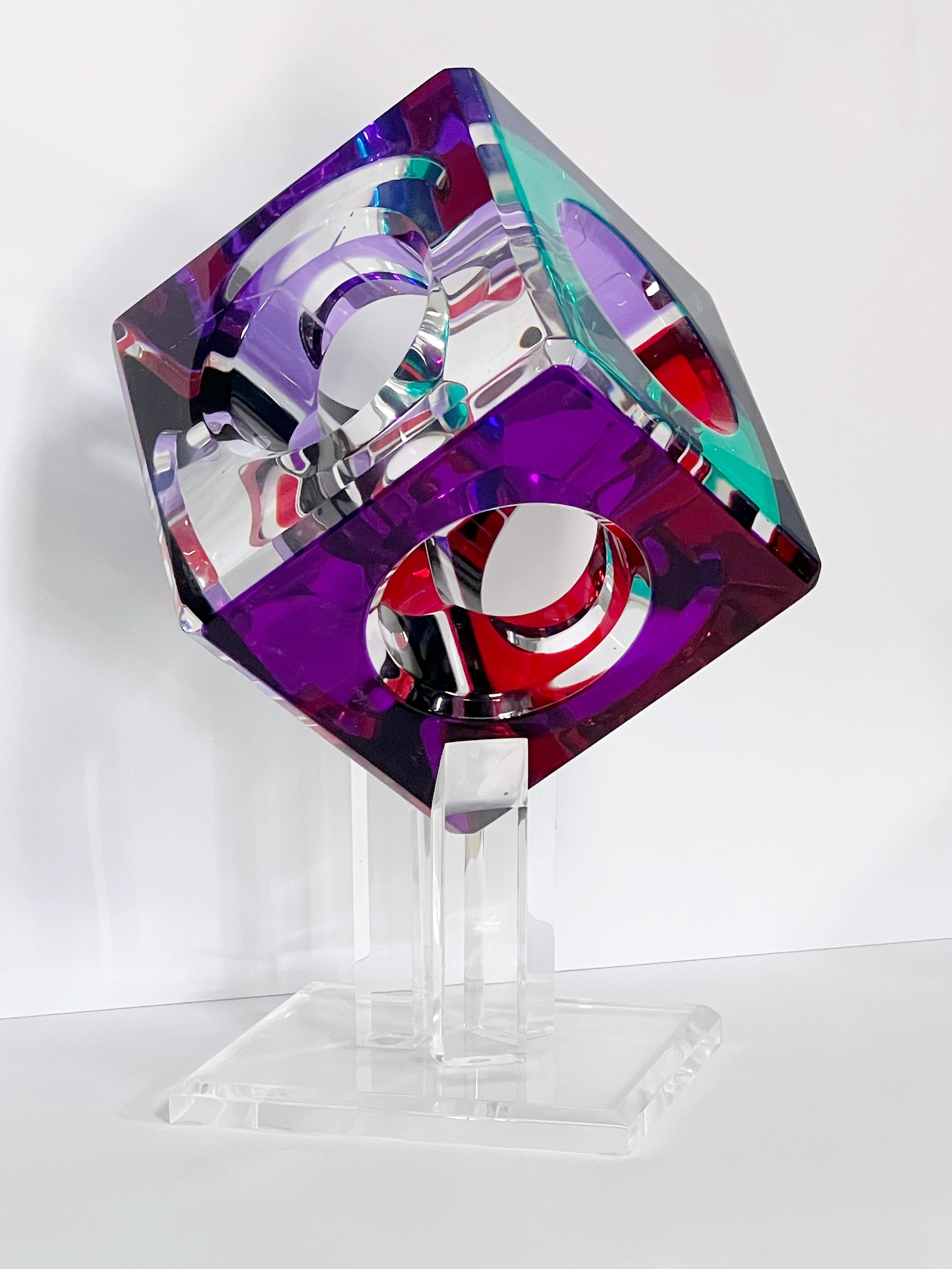 Scultura moderna a cubo grande in lucite di Haziza 1994 in vendita 7
