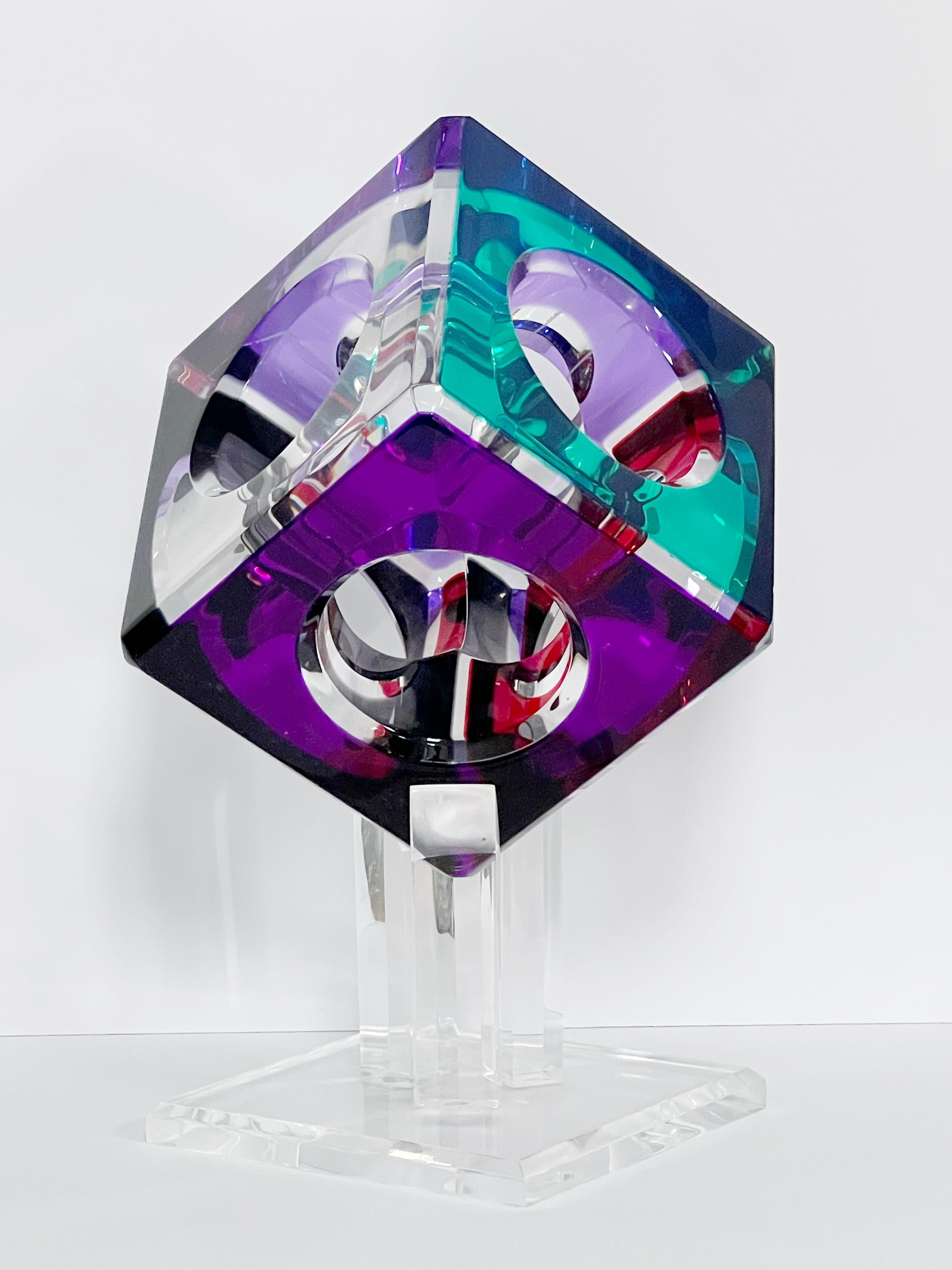 Scultura moderna a cubo grande in lucite di Haziza 1994 In condizioni buone in vendita a Miami, FL