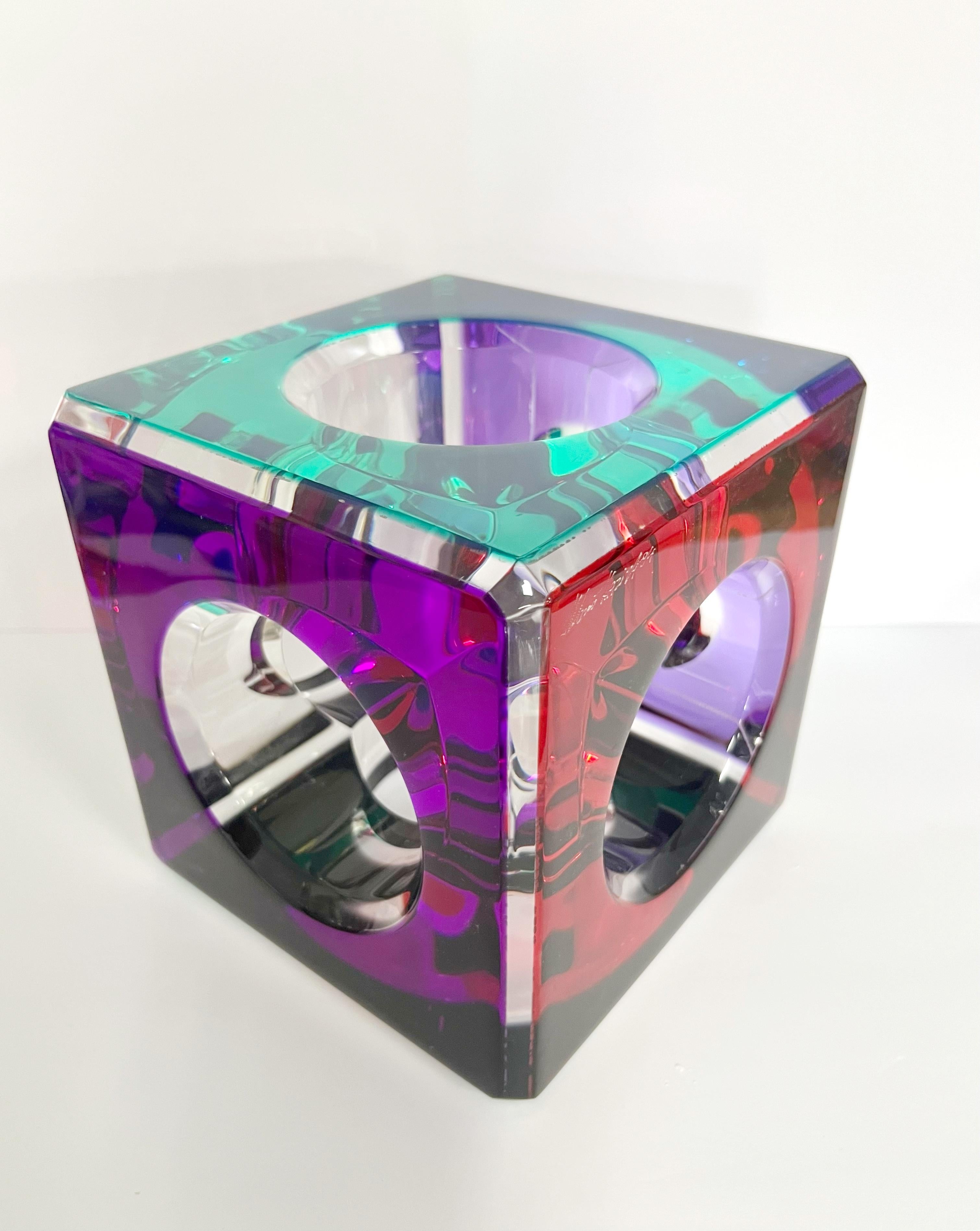Scultura moderna a cubo grande in lucite di Haziza 1994 in vendita 2
