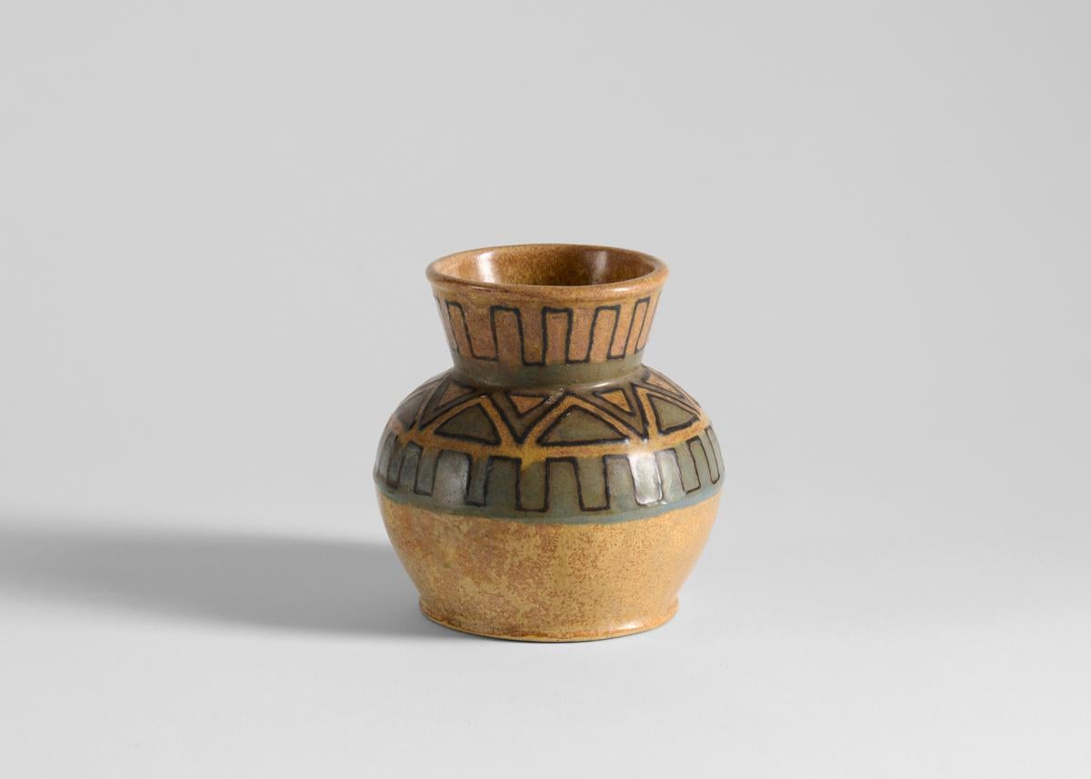 Smaltato HB Quimper Odetta, Vaso con motivo geometrico, Francia, Circa 1920 in vendita
