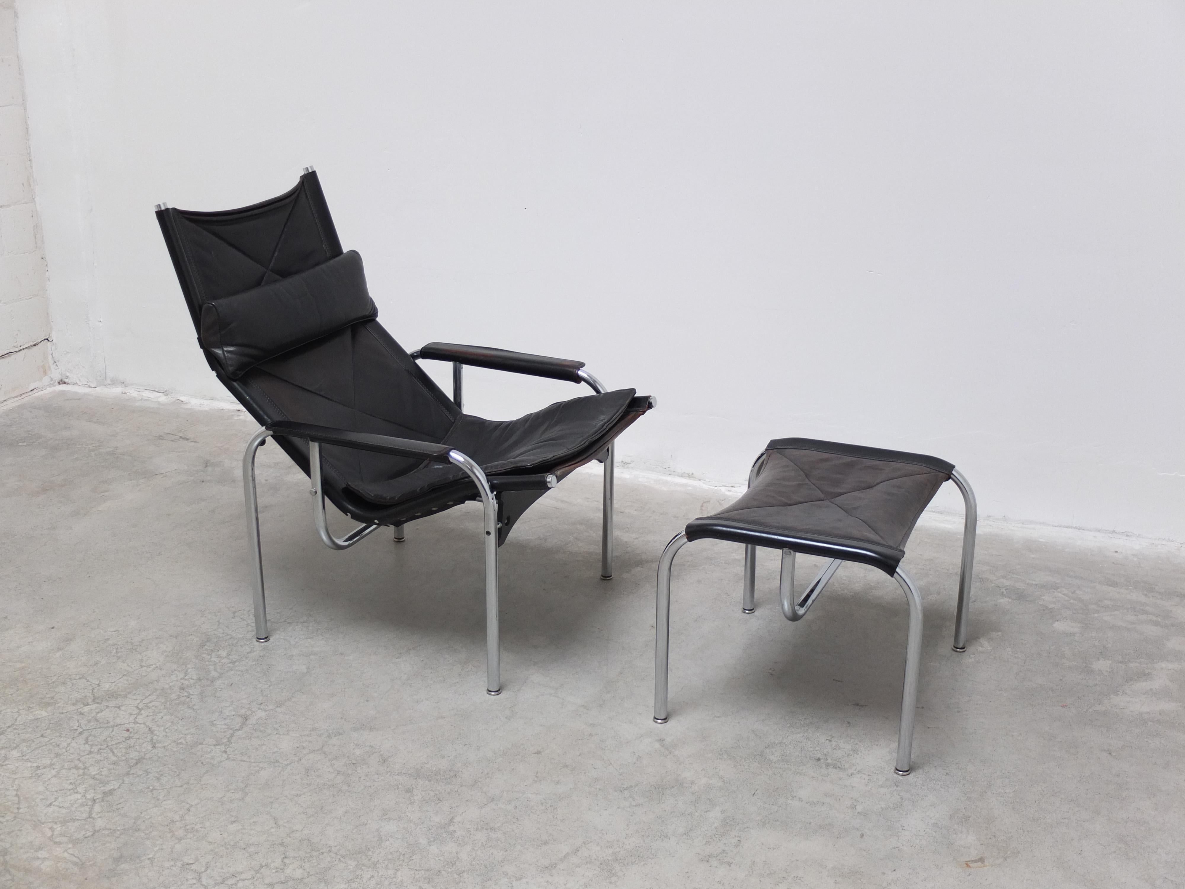 Swiss 'HE1106' Lounge Chair with Ottoman by Hans Eichenberger for Strässle, 1978 For Sale