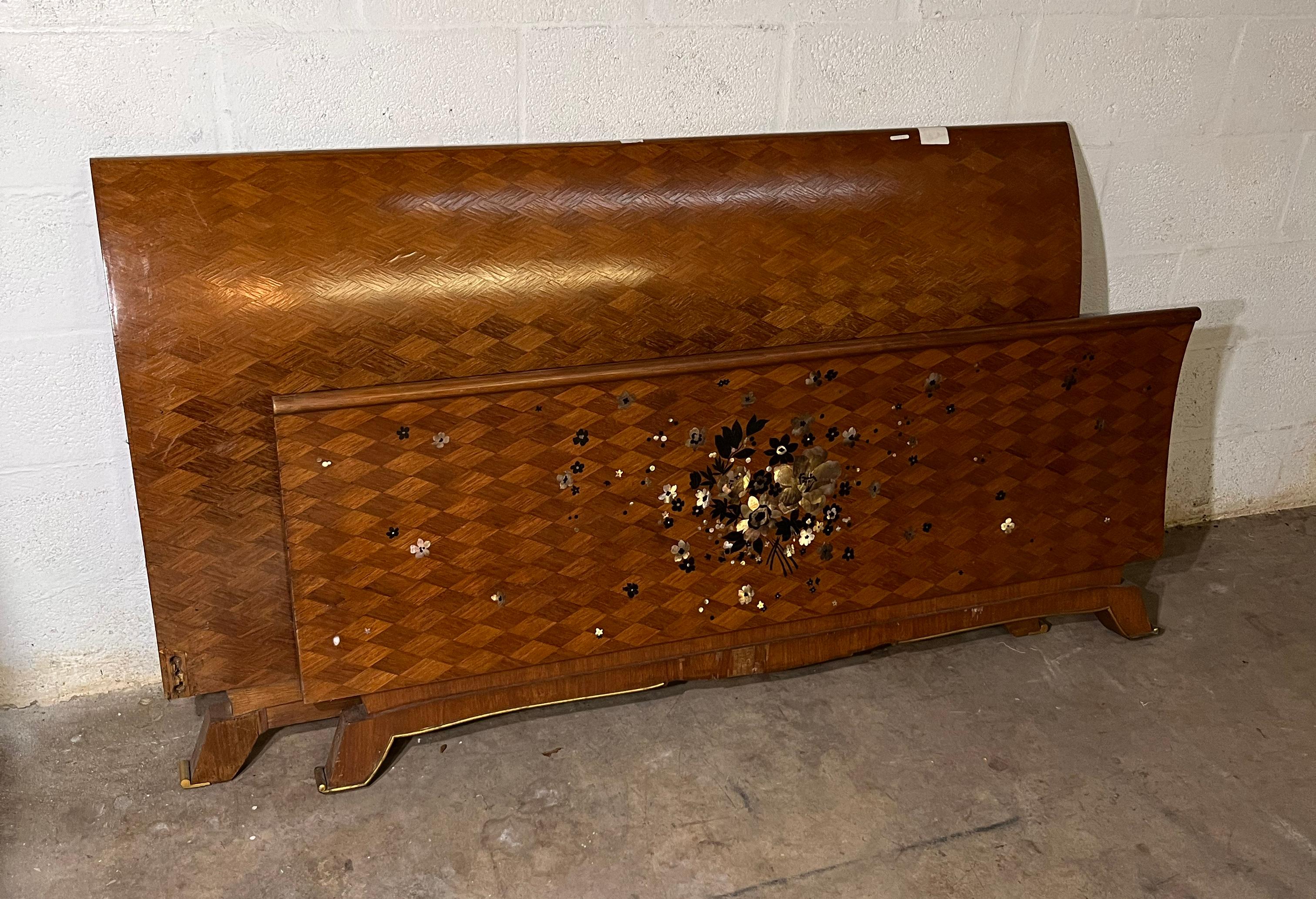 No side parts available 
Has to be adapted to a bed

Head: H 36 x W 59
Foot: H 23 x W 59
Inlayed  lemon wood filets mother of pearl and ebony .
As is condition, original varnish .