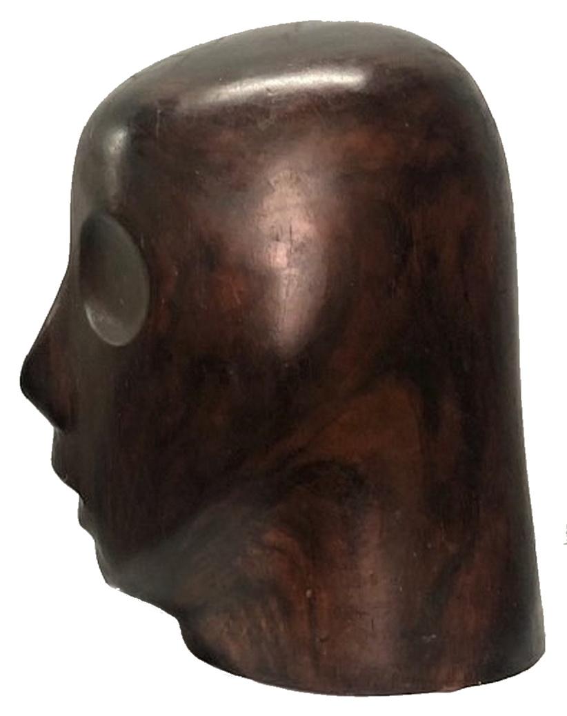 Kopf, handgeschnitzte Holzskulptur der Französischen Moderne, ca. 1950 im Zustand „Gut“ im Angebot in New York, NY