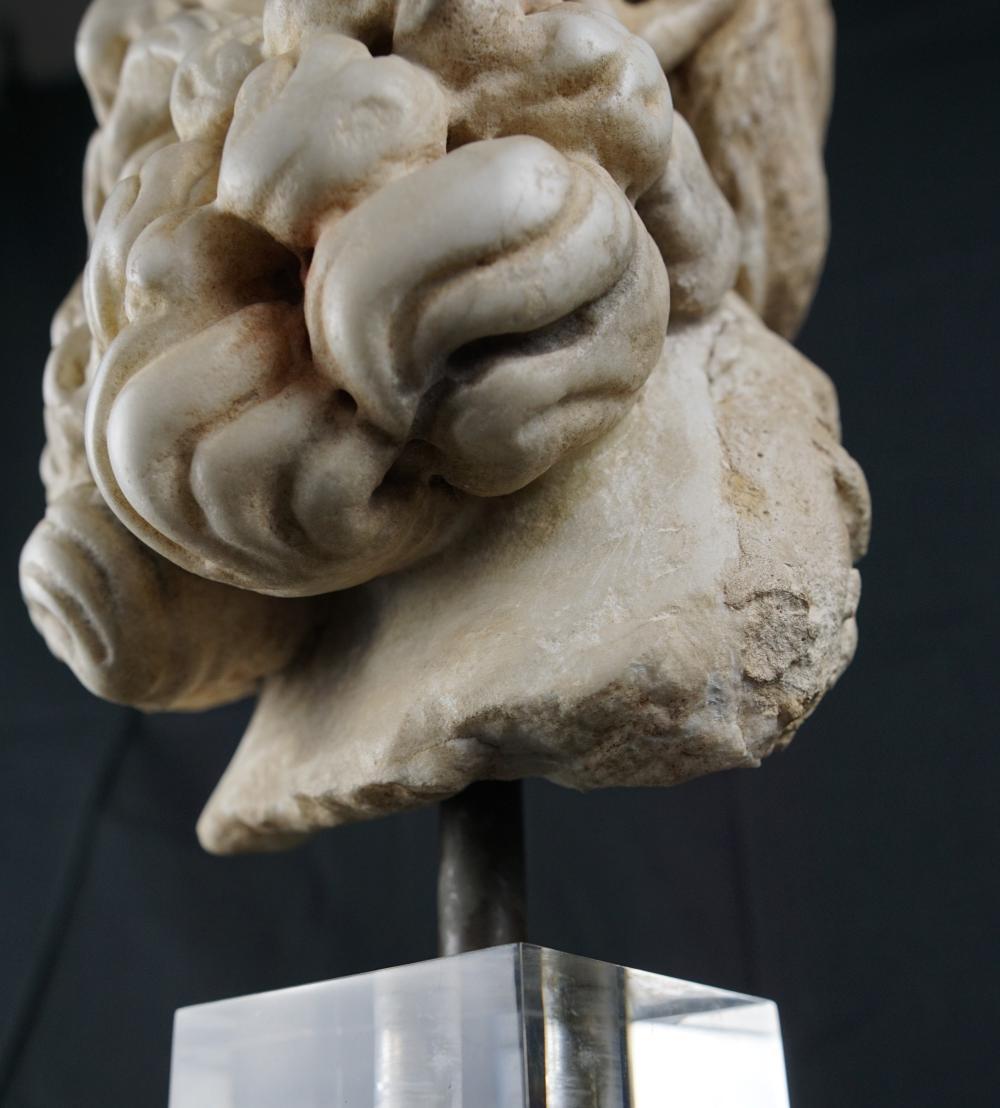 Head in Marble In Good Condition For Sale In Rome, IT